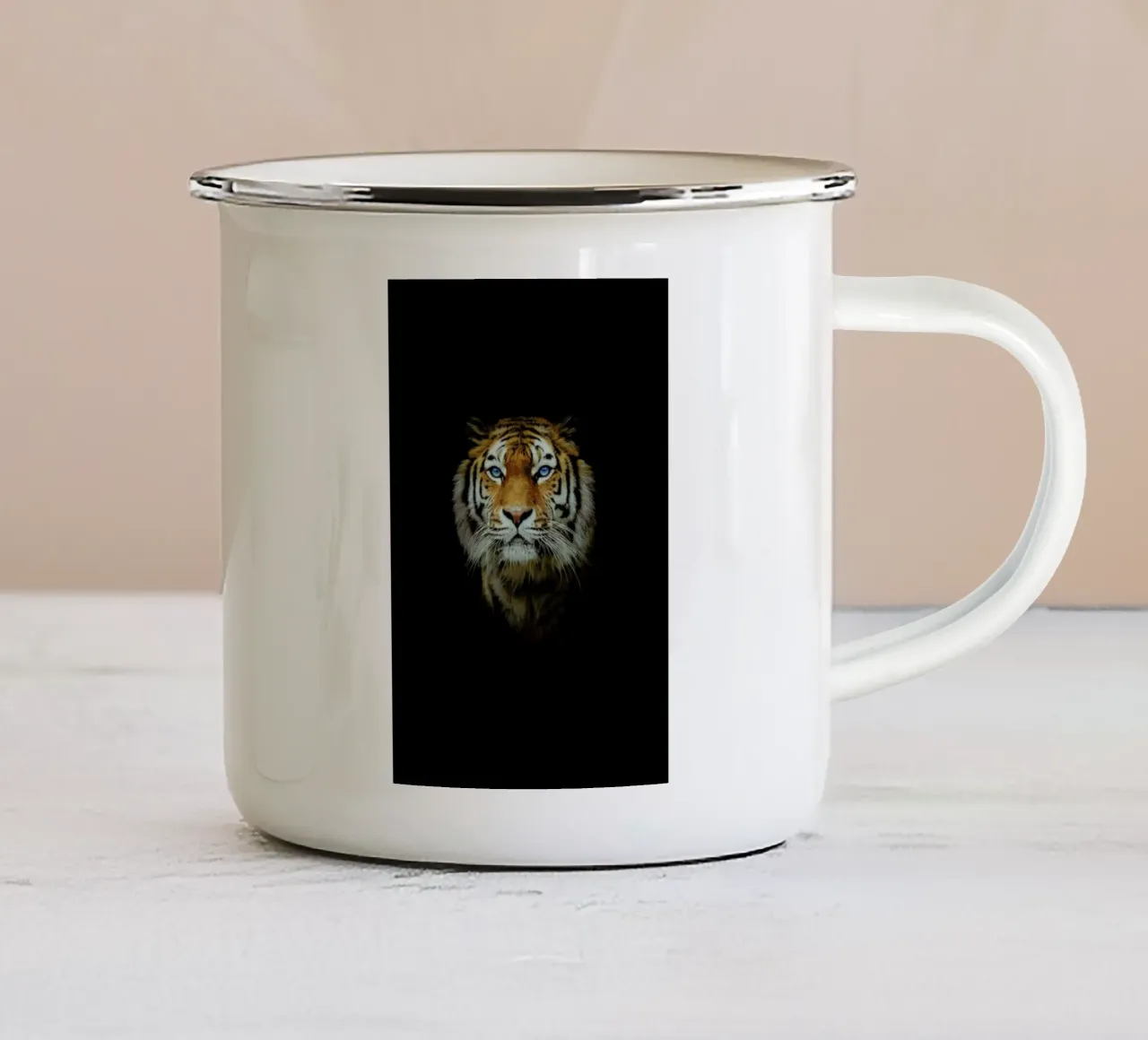Tiger in the Night tazza in smalto da Natural Kingdom