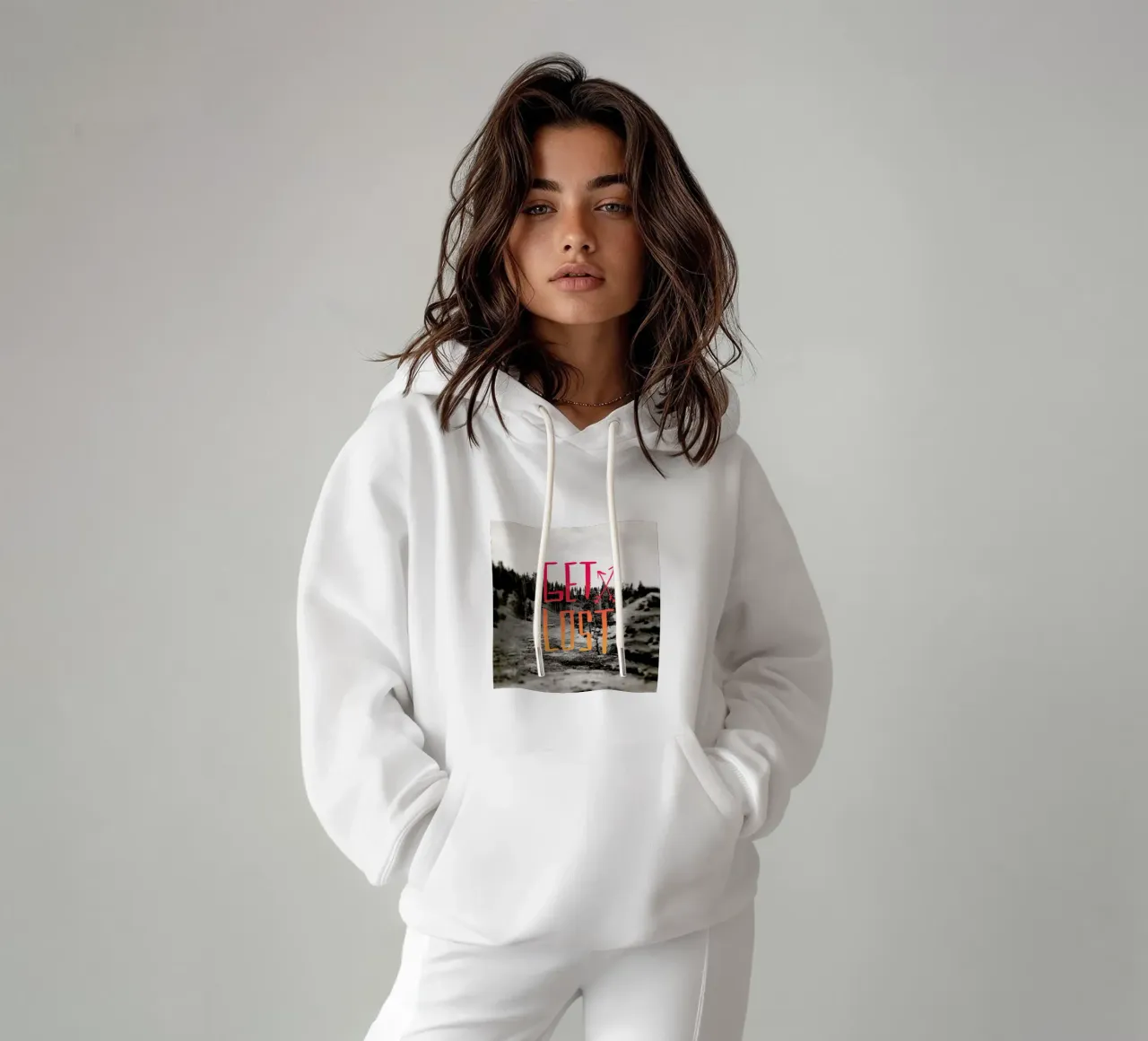 Get Lost - Red felpa con cappuccio da Leah Flores