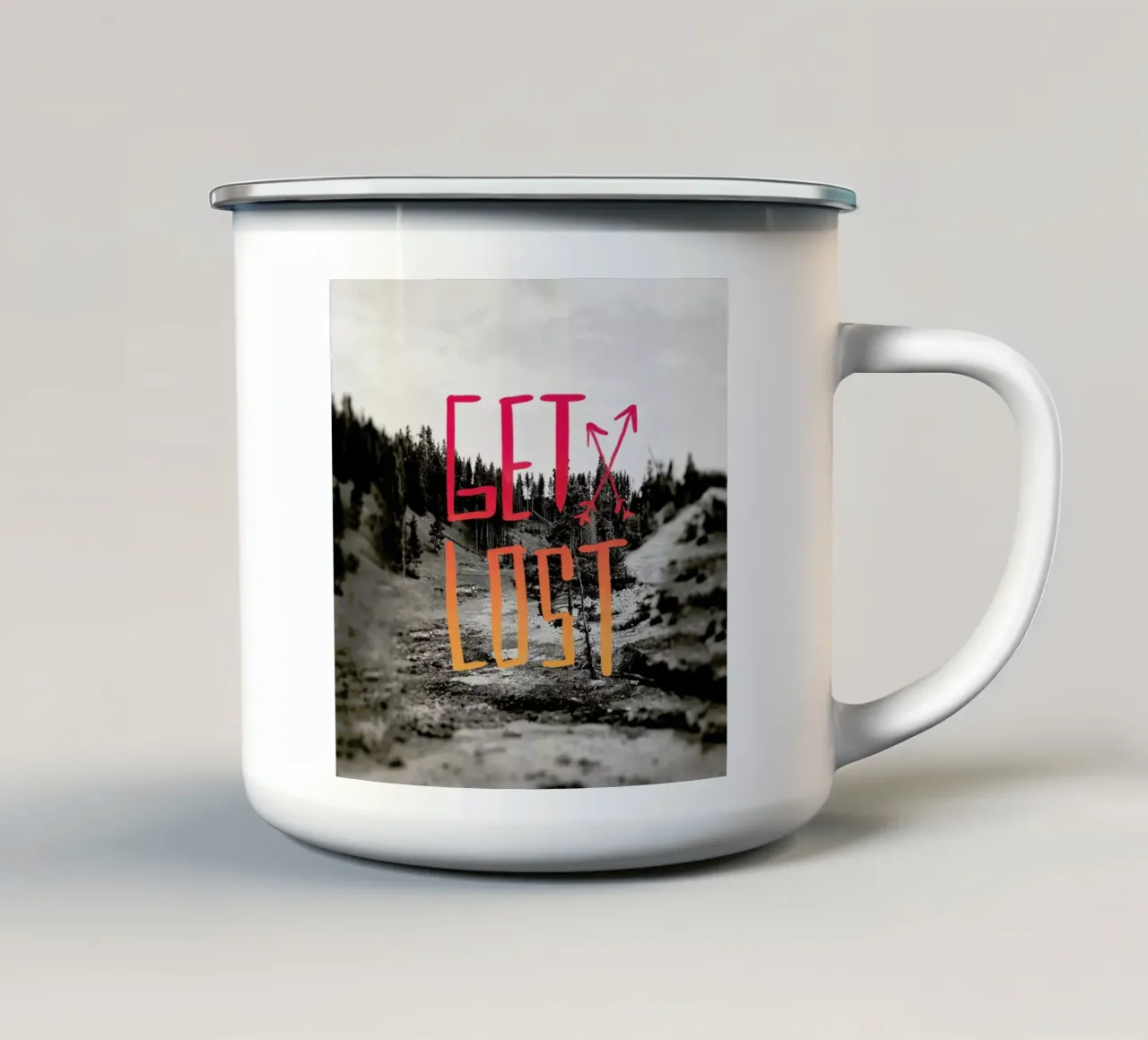 Get Lost - Red tazza in smalto da Leah Flores
