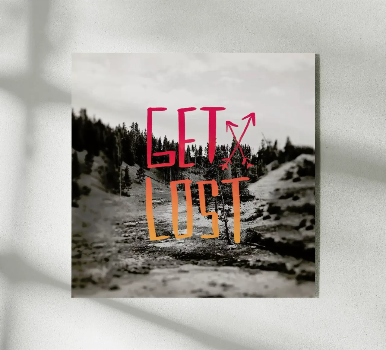 Get Lost - Red plexiglass da Leah Flores