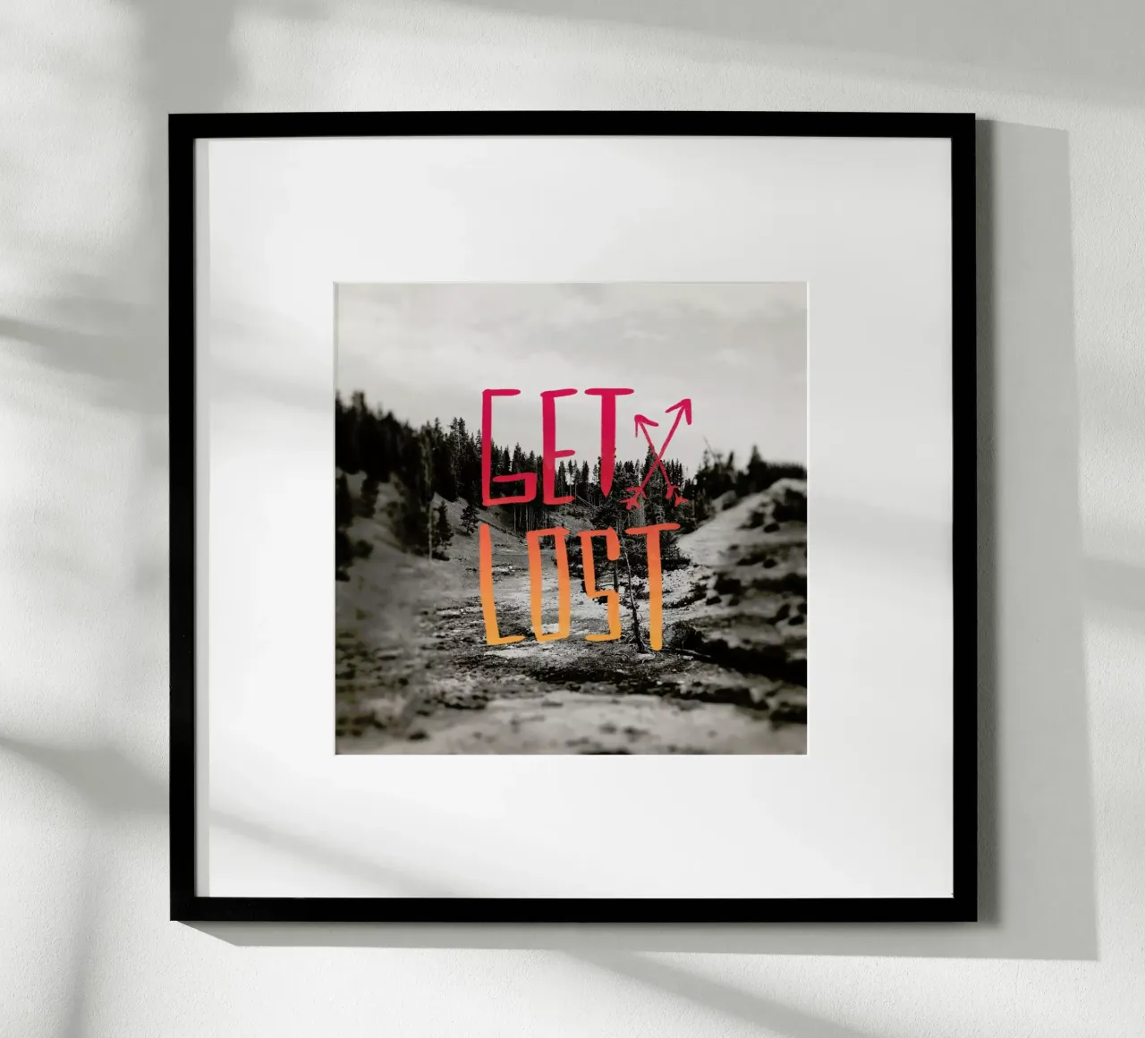 Get Lost - Red poster da Leah Flores