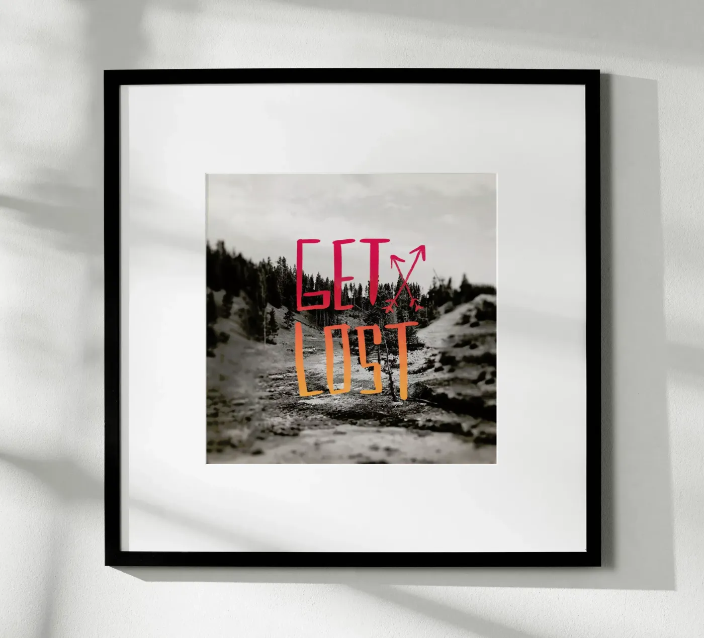 Get Lost - Red poster da Leah Flores