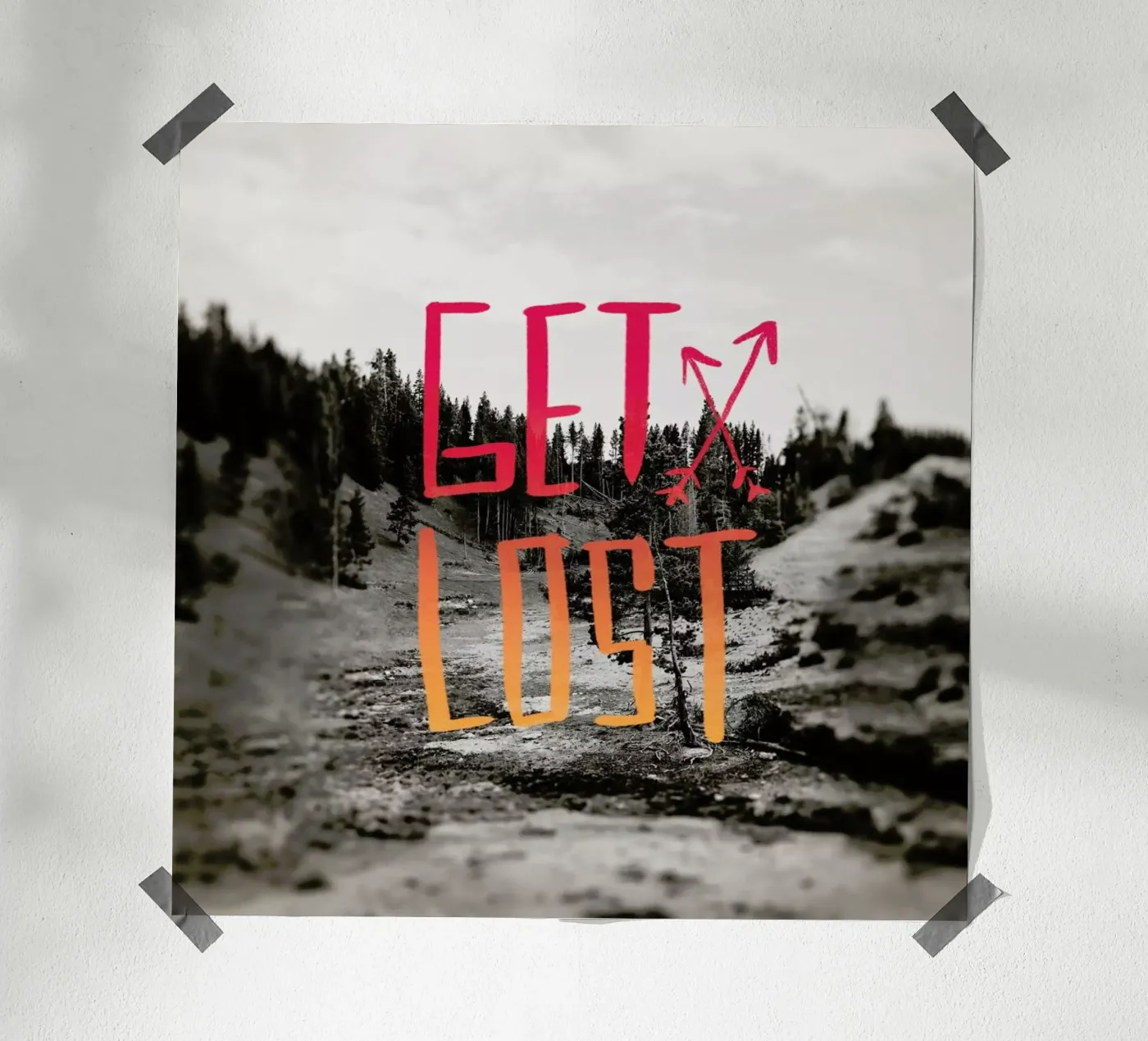 Get Lost - Red poster da Leah Flores