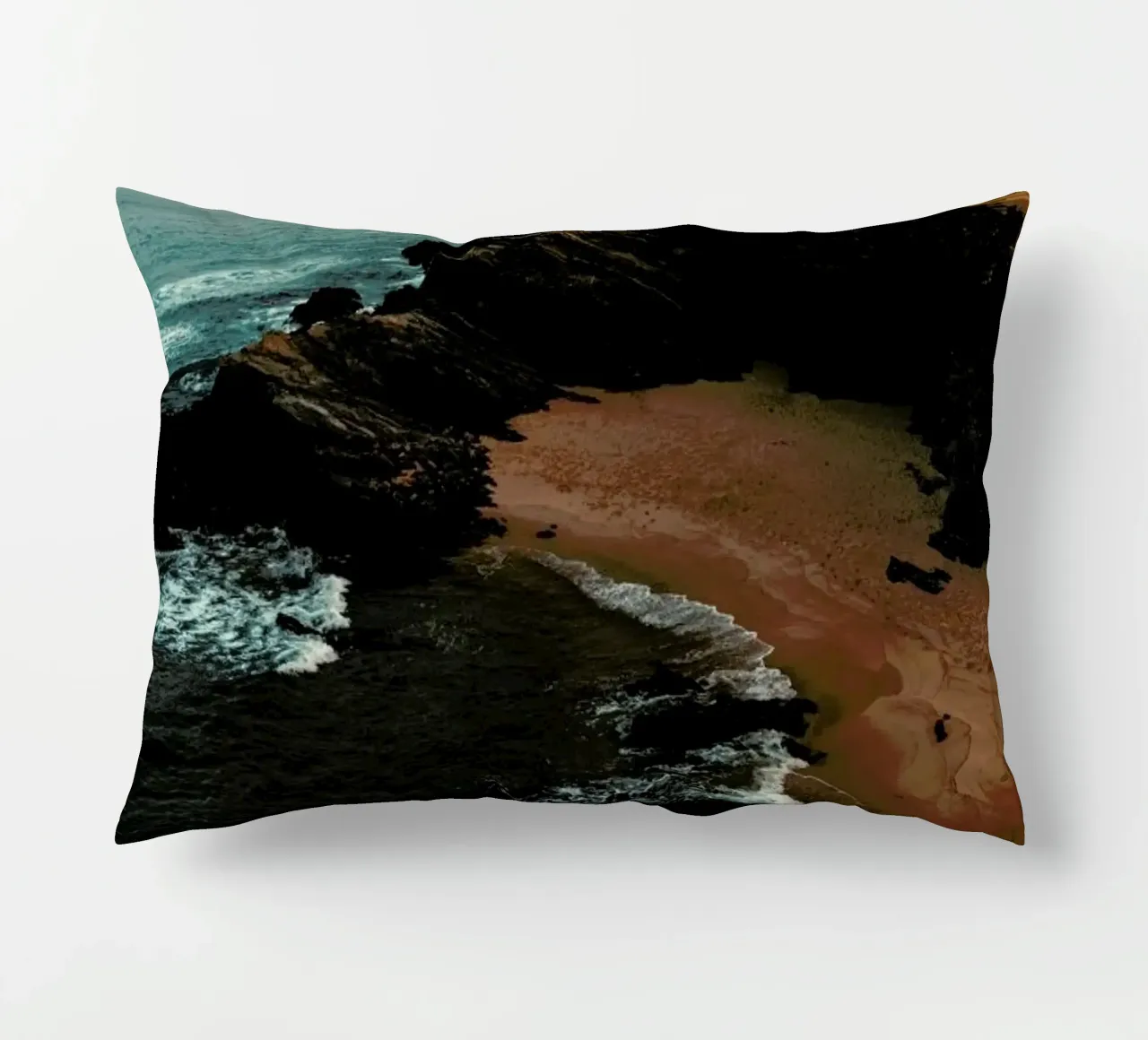 Portuguese Beach Coast with Birds cuscino da Sebastian Hilgetag