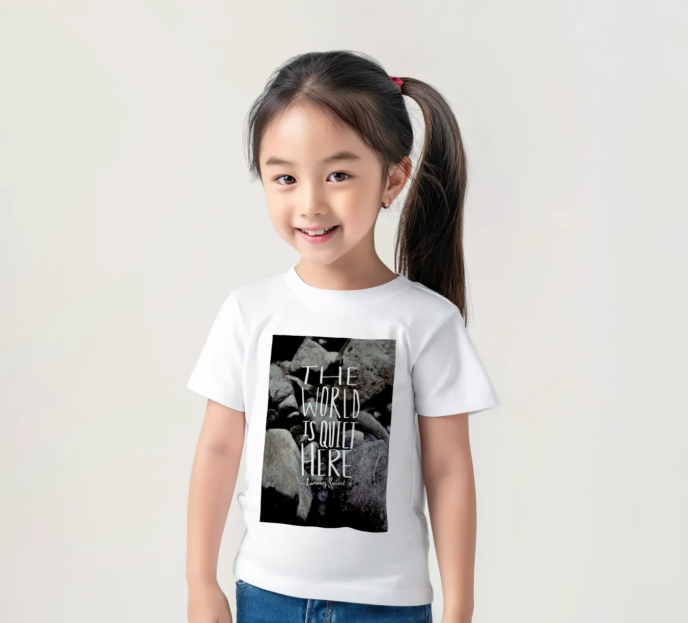 Quiet t-shirt bambini da Leah Flores