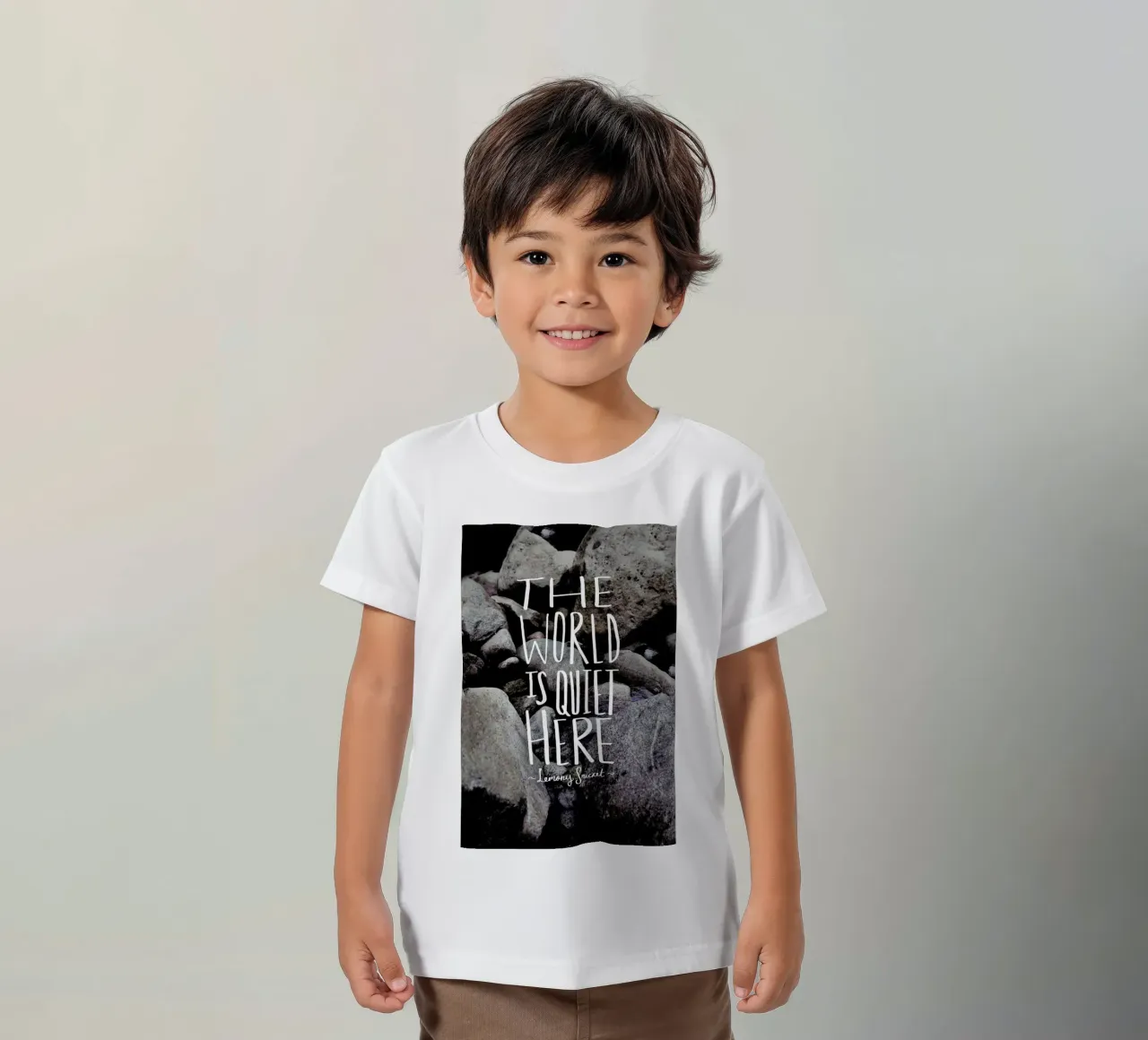 Quiet t-shirt bambini da Leah Flores