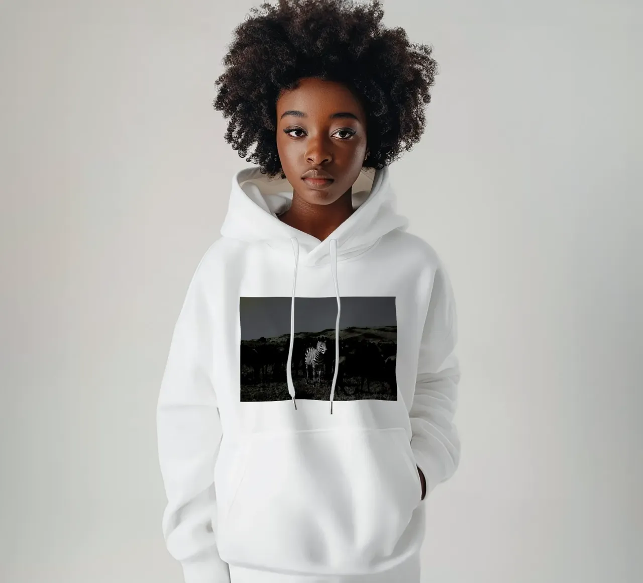 Stand out from the Crowd by Amishpatel felpa con cappuccio da EyeEm Mobile GmbH