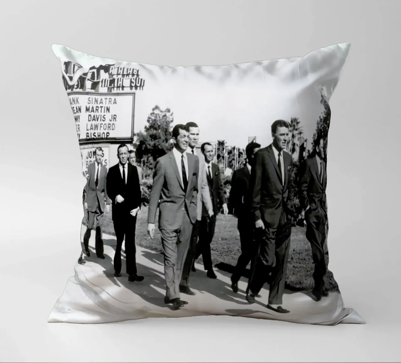 The Rat Pack, 1964 cuscino da Gallery Print and Art Limited