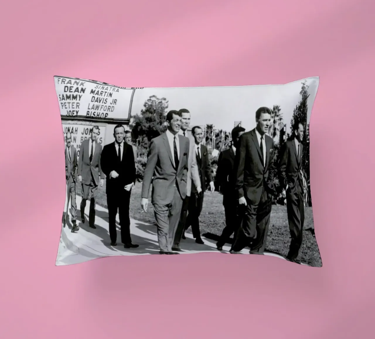 The Rat Pack, 1964 cuscino da Gallery Print and Art Limited