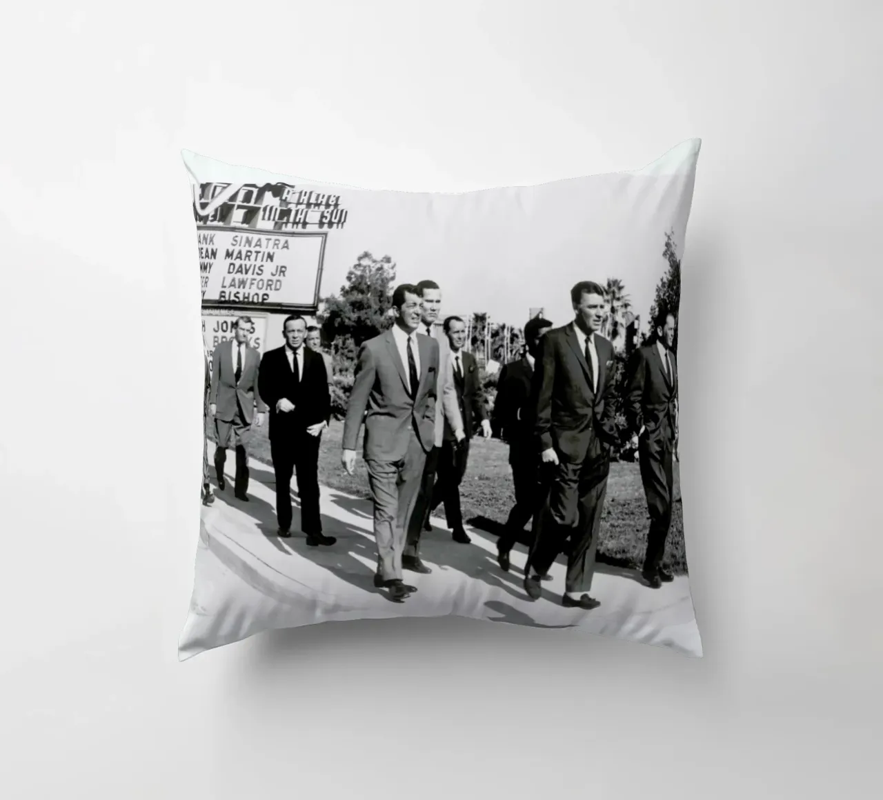 The Rat Pack, 1964 cuscino da Gallery Print and Art Limited