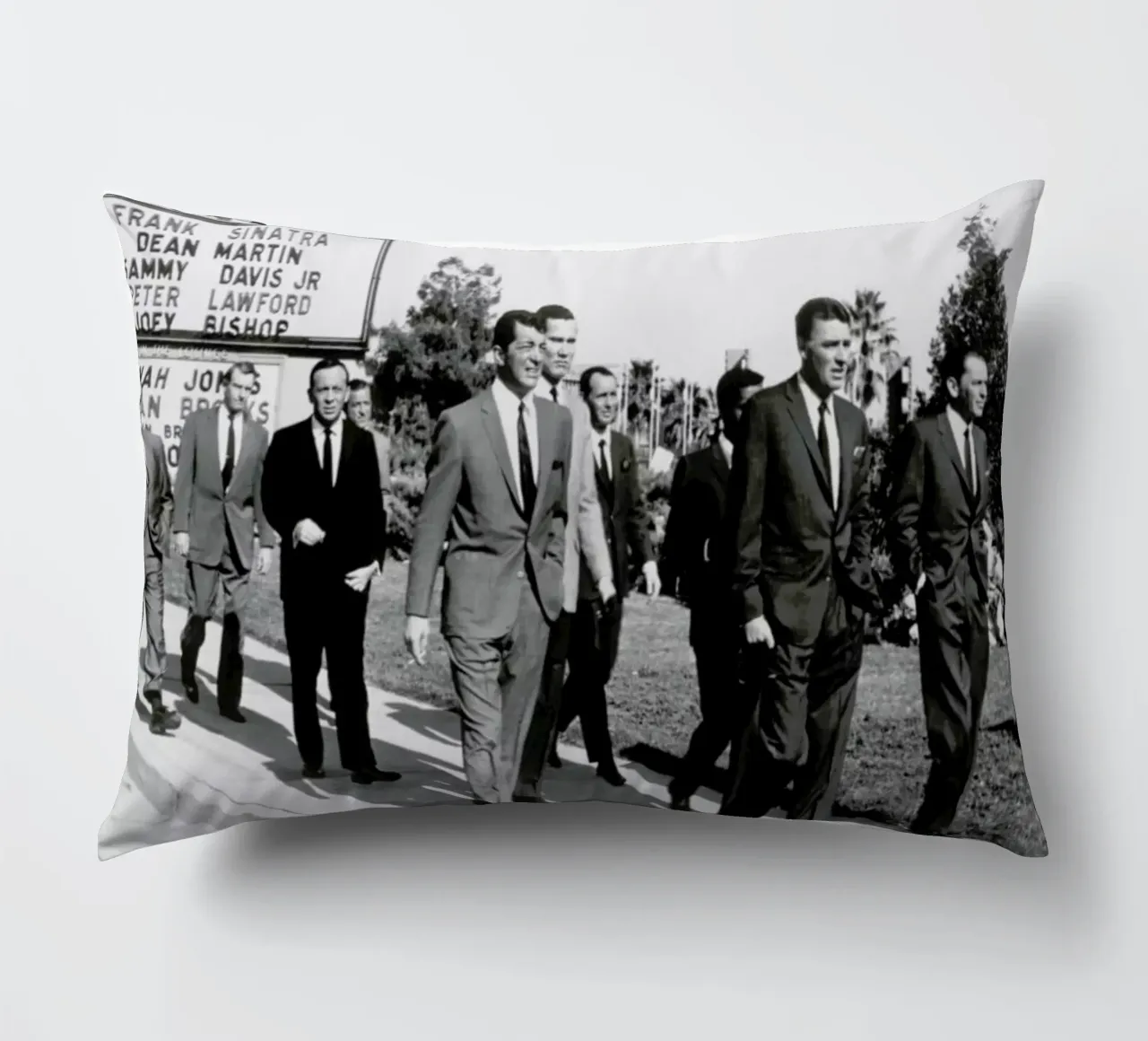 The Rat Pack, 1964 cuscino da Gallery Print and Art Limited