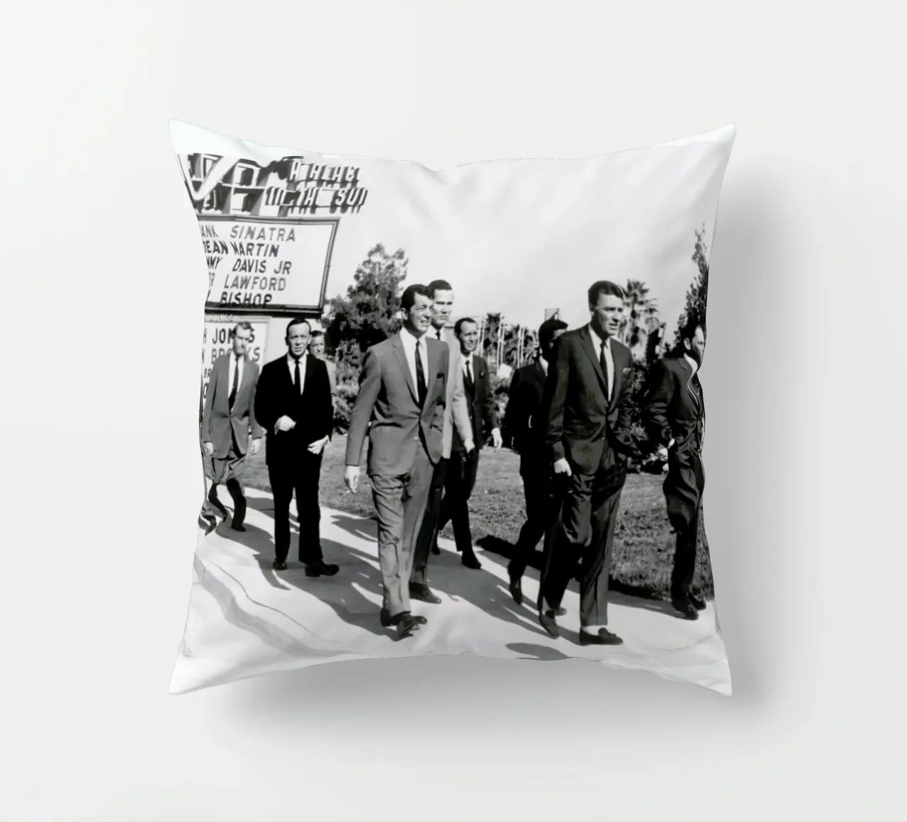 The Rat Pack, 1964 cuscino da Gallery Print and Art Limited
