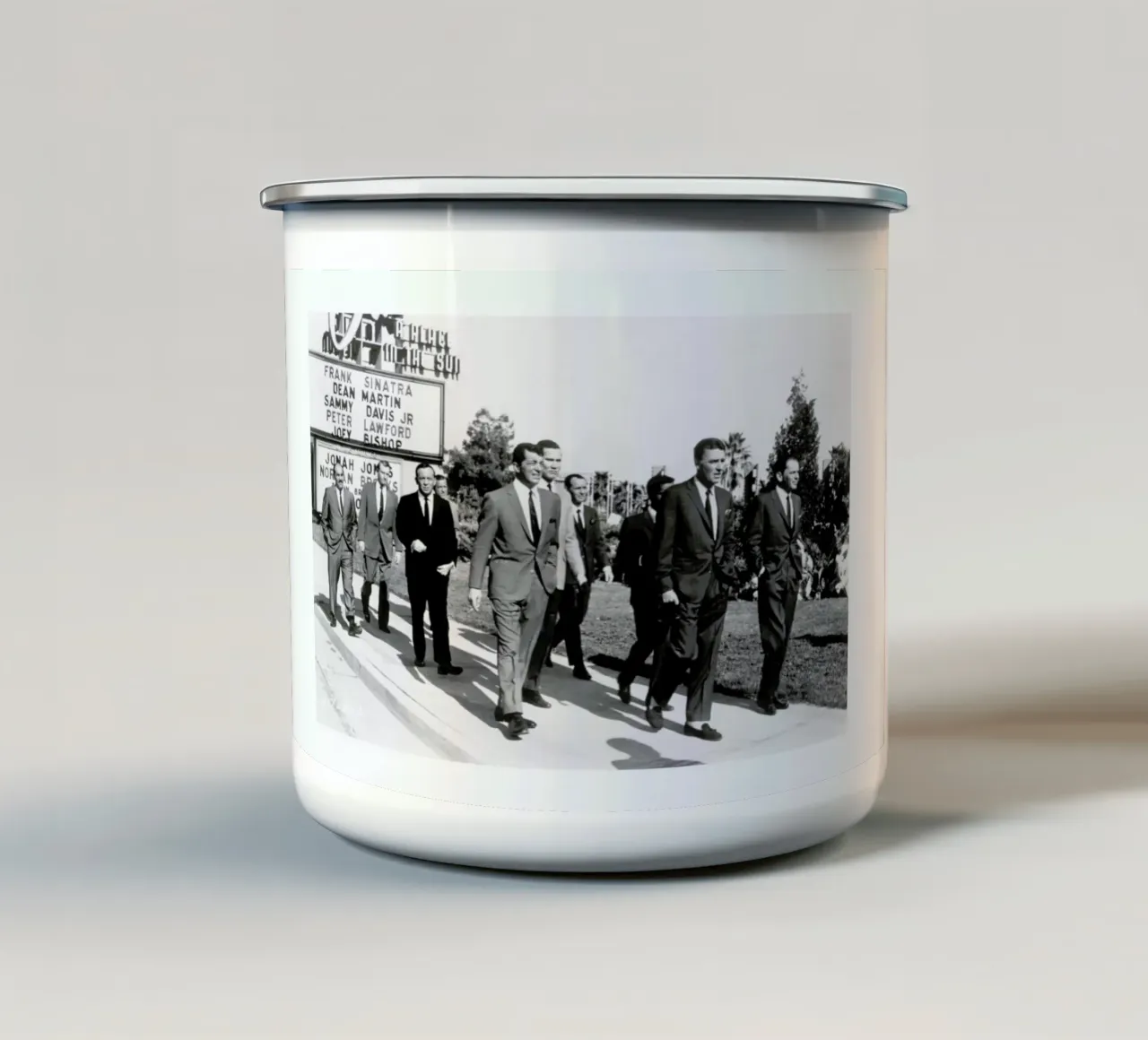 The Rat Pack, 1964 tazza in smalto da Gallery Print and Art Limited