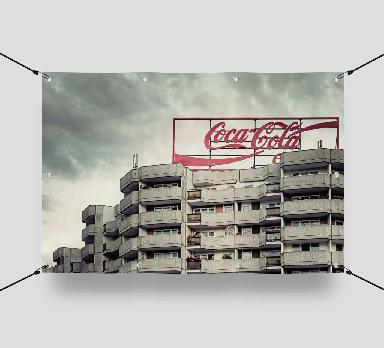 Coca Cola telo in pvc da Michael Belhadi