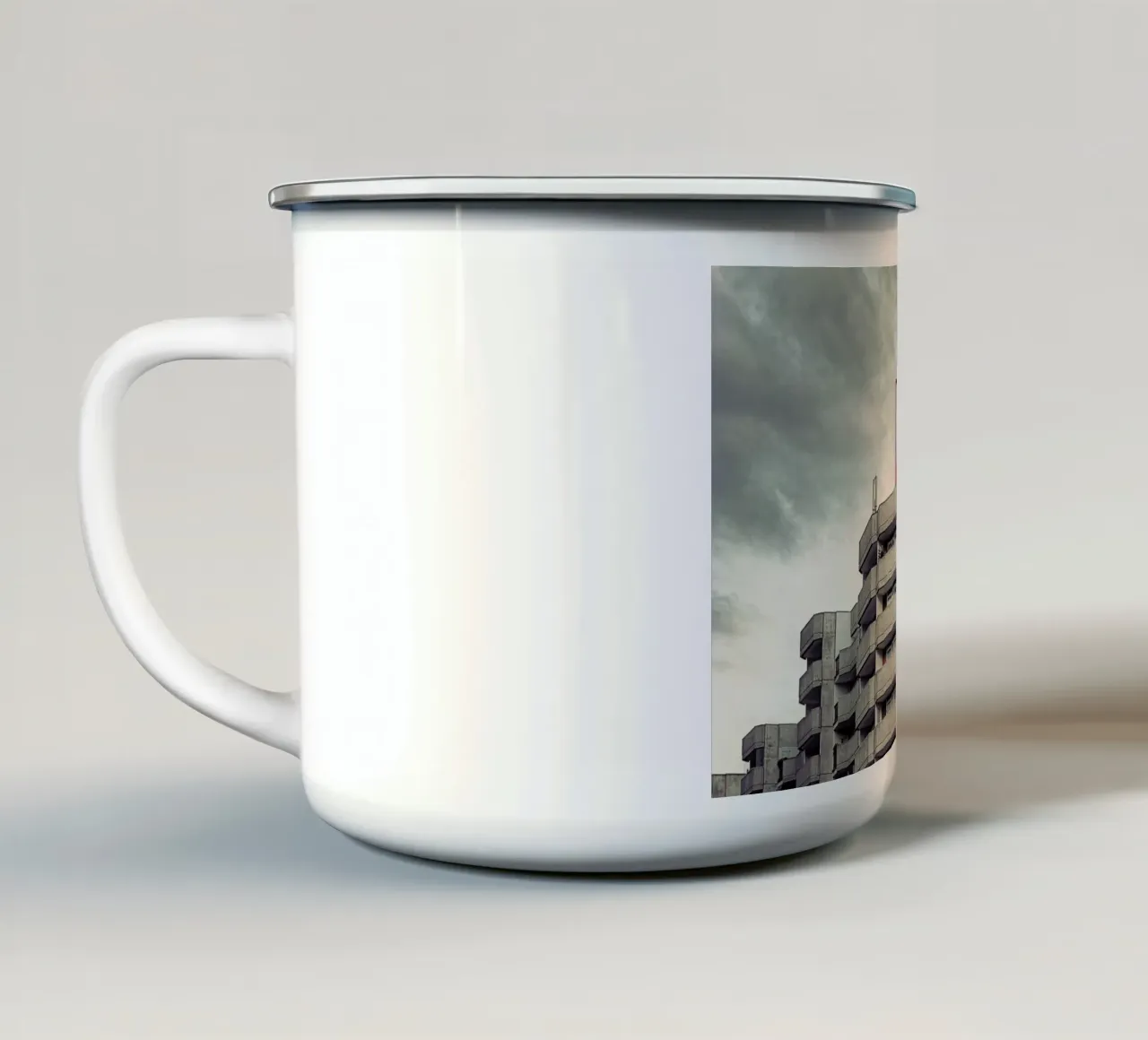 Coca Cola tazza in smalto da Michael Belhadi