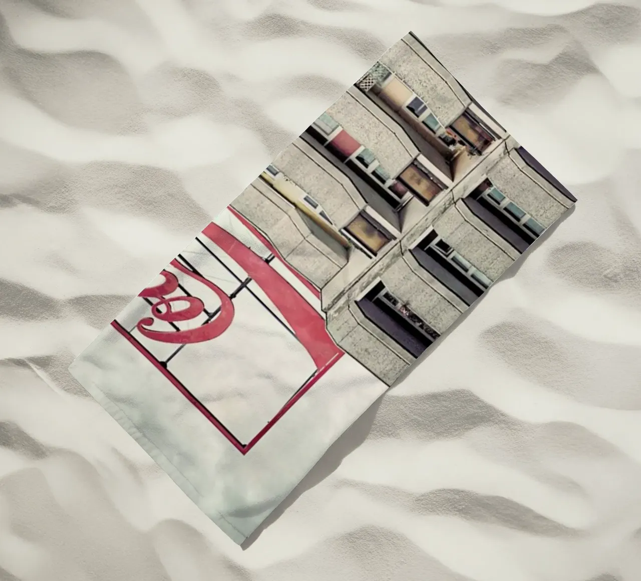 Coca Cola telo mare da Michael Belhadi