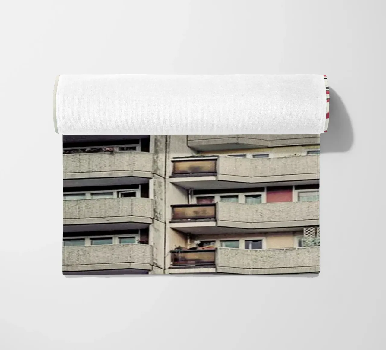 Coca Cola telo mare da Michael Belhadi