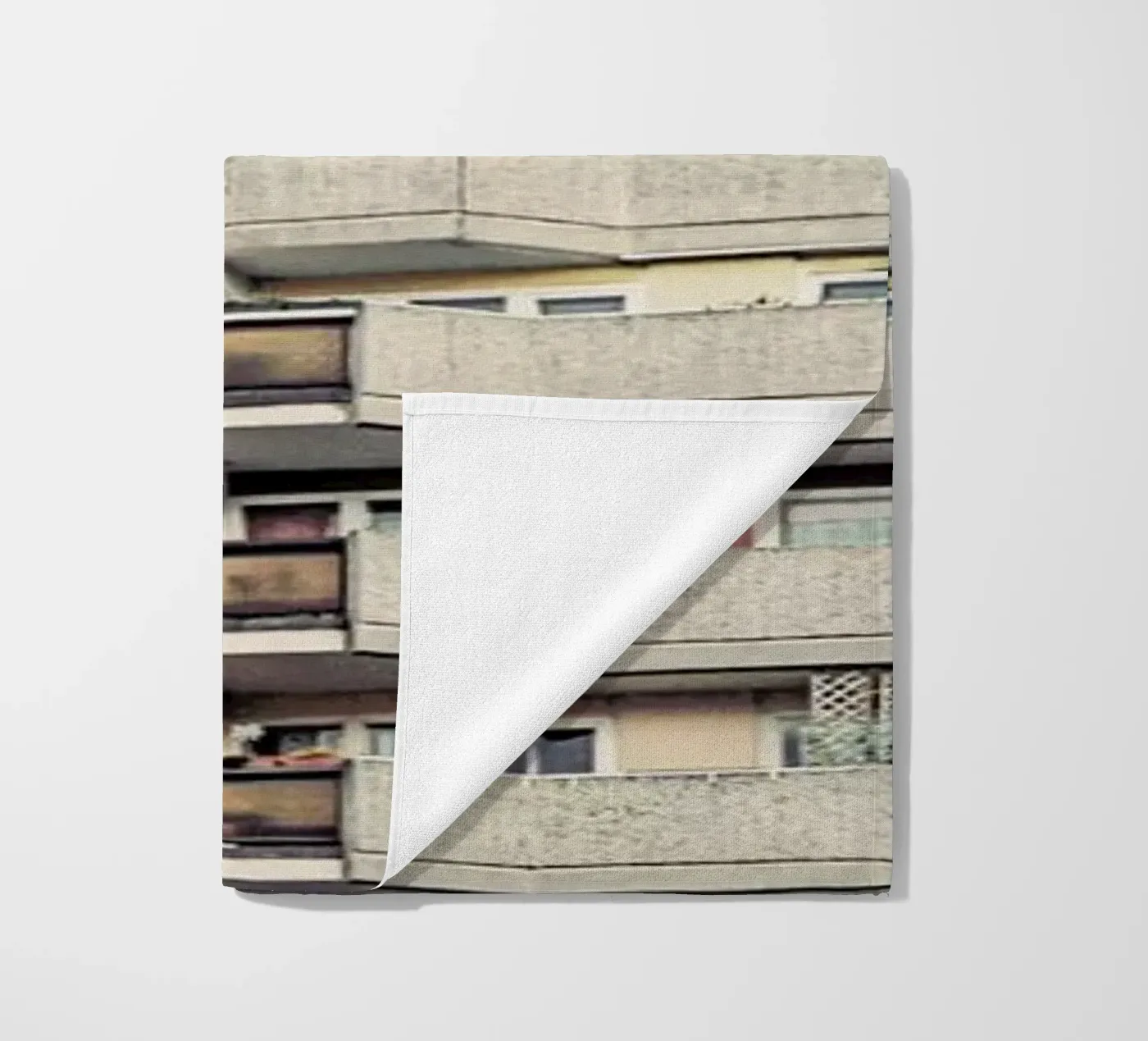 Coca Cola telo mare da Michael Belhadi