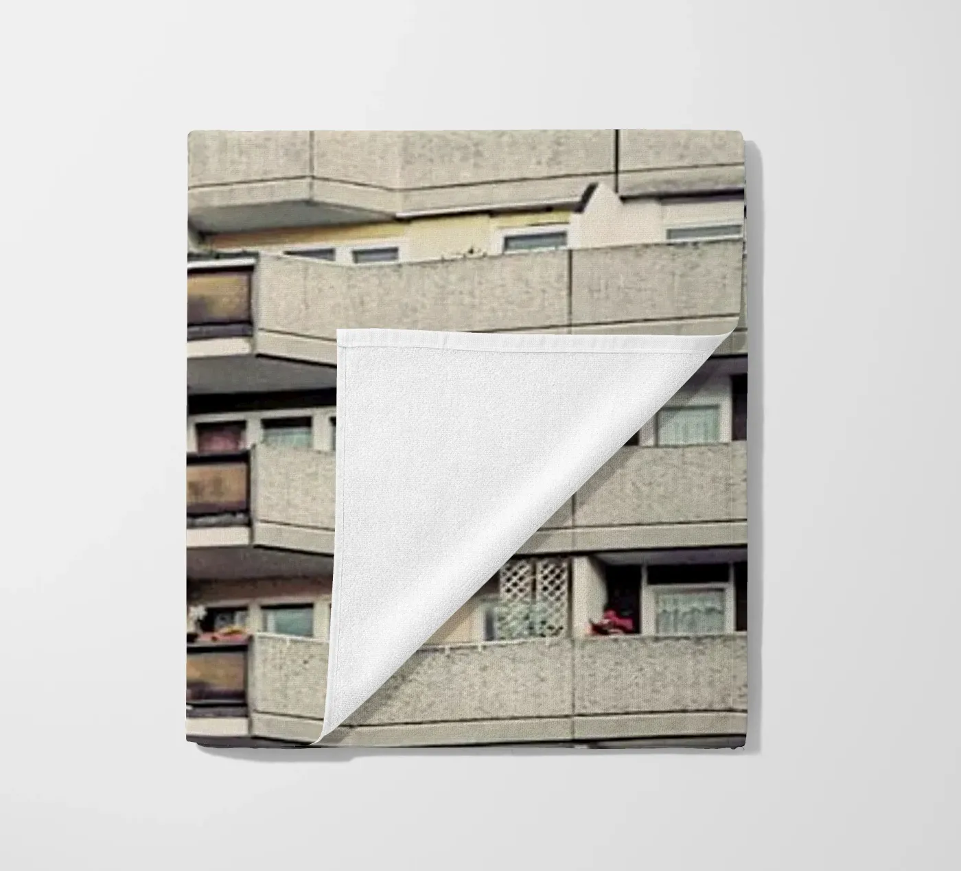 Coca Cola telo mare da Michael Belhadi