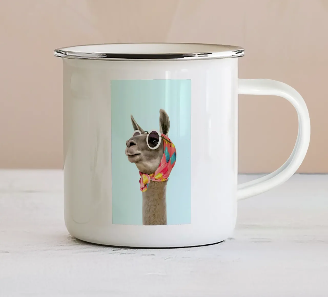 Fashion Llama tazza in smalto da Paul Fuentes Design
