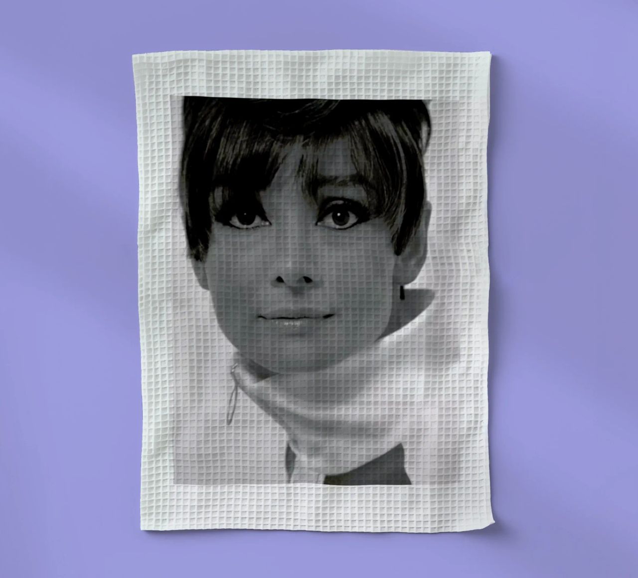 Audrey Hepburn, 1966 Geschirrtuch von Gallery Print and Art Limited