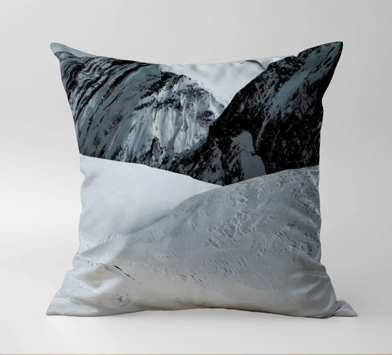 Mountains XVII cuscino da Sebastian Hilgetag