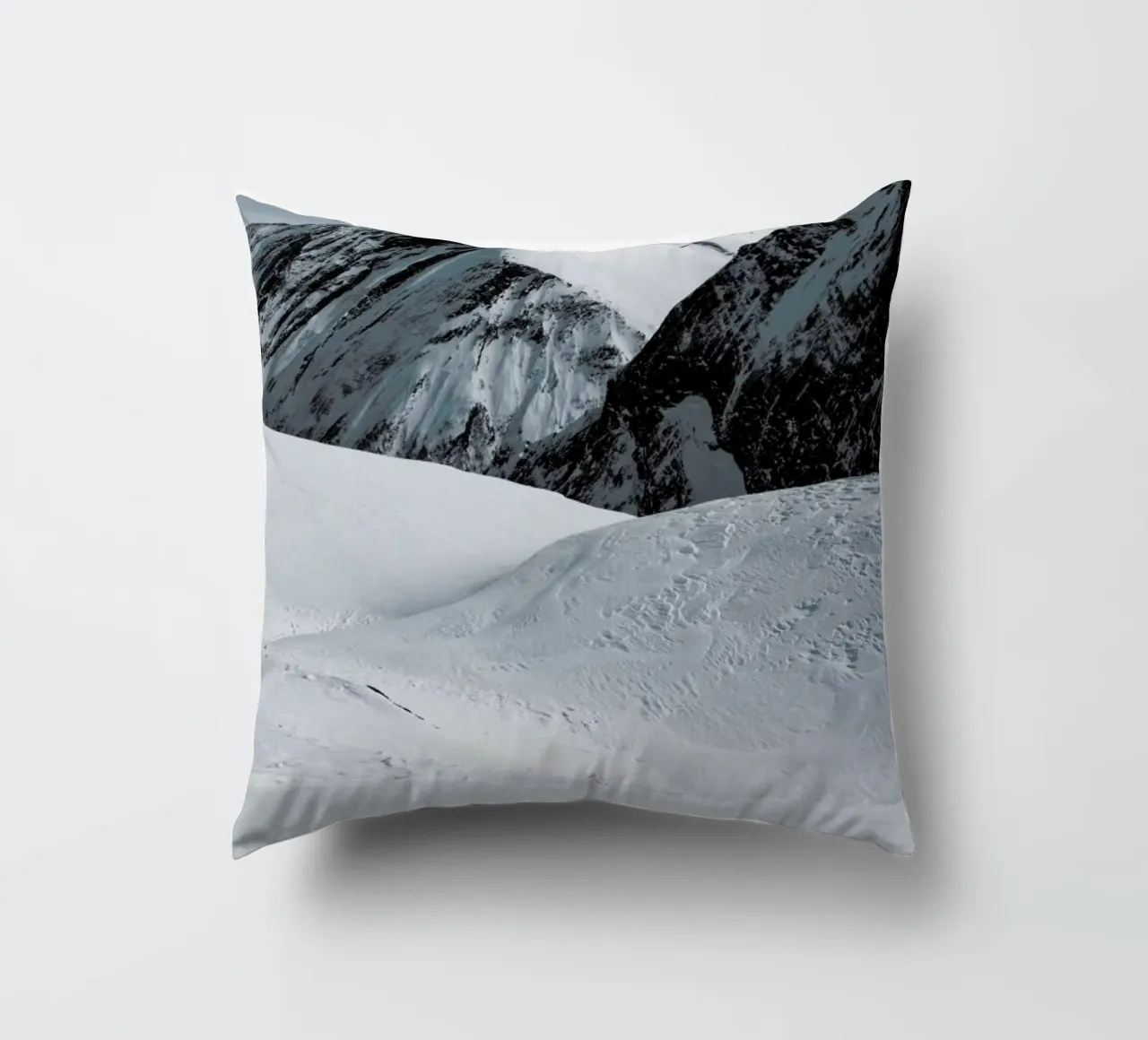 Mountains XVII cuscino da Sebastian Hilgetag
