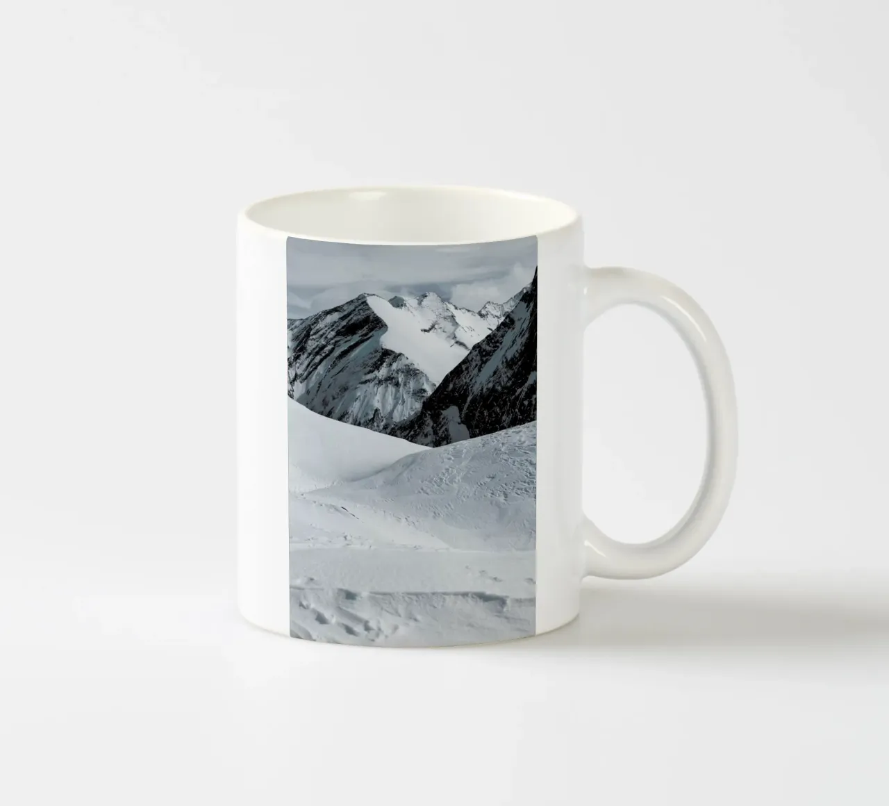 Mountains XVII tazza in ceramica da Sebastian Hilgetag