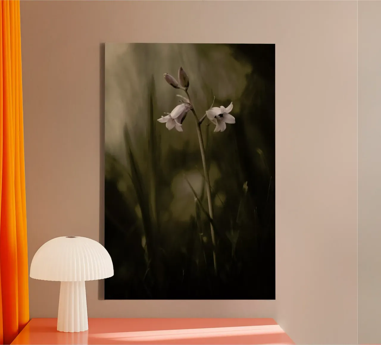 A Small Flower on the Ground - Allan Wallberg tela con Cornice a cassetta da Pictufy