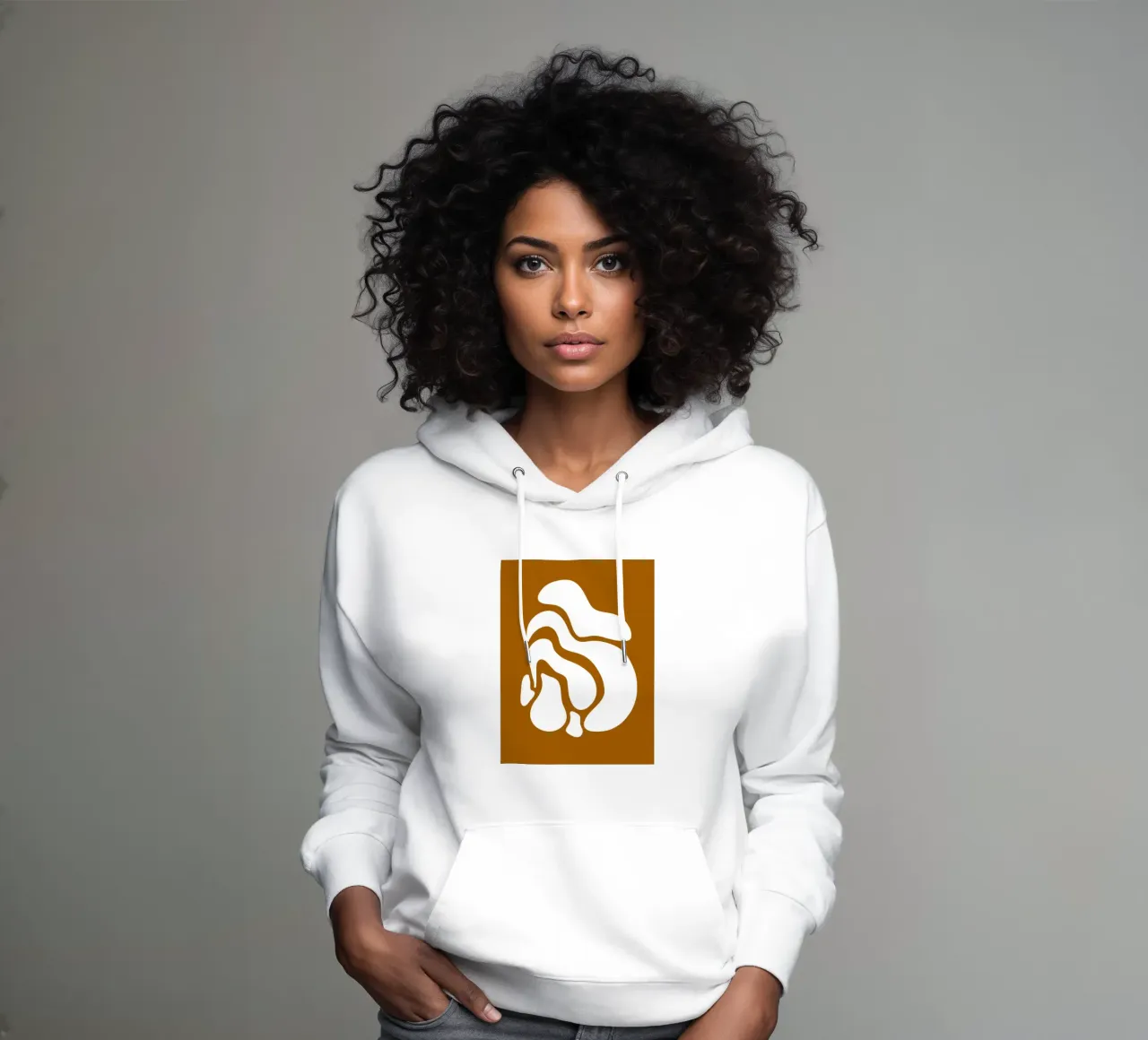 Tocco minimalista felpa con cappuccio da MODERN NUANCE