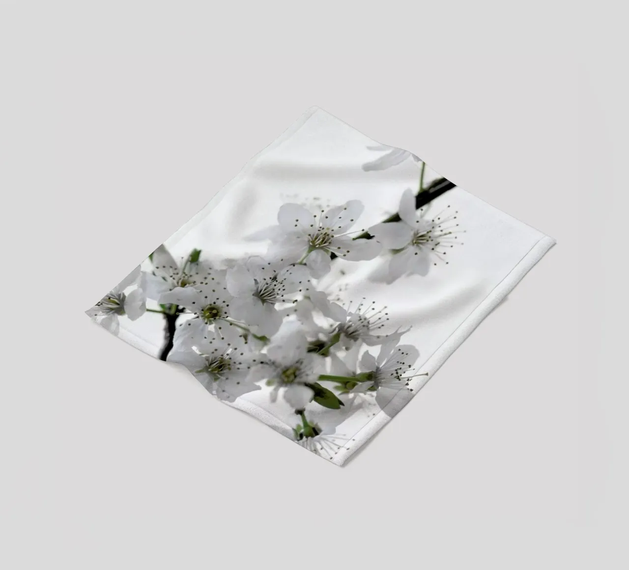 Cherry Flowers coperta in pile da Studio Nahili