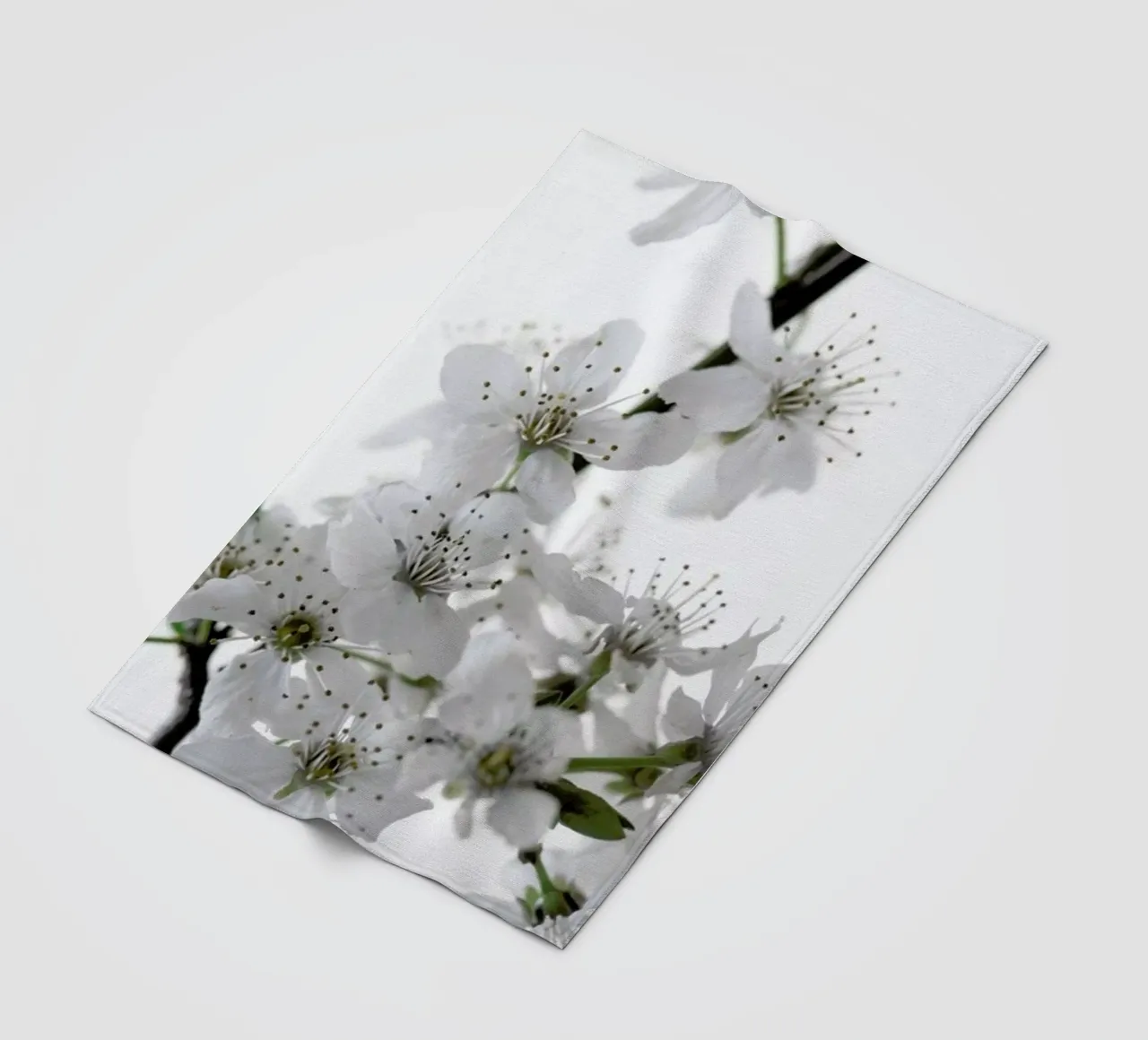 Cherry Flowers coperta in pile da Studio Nahili