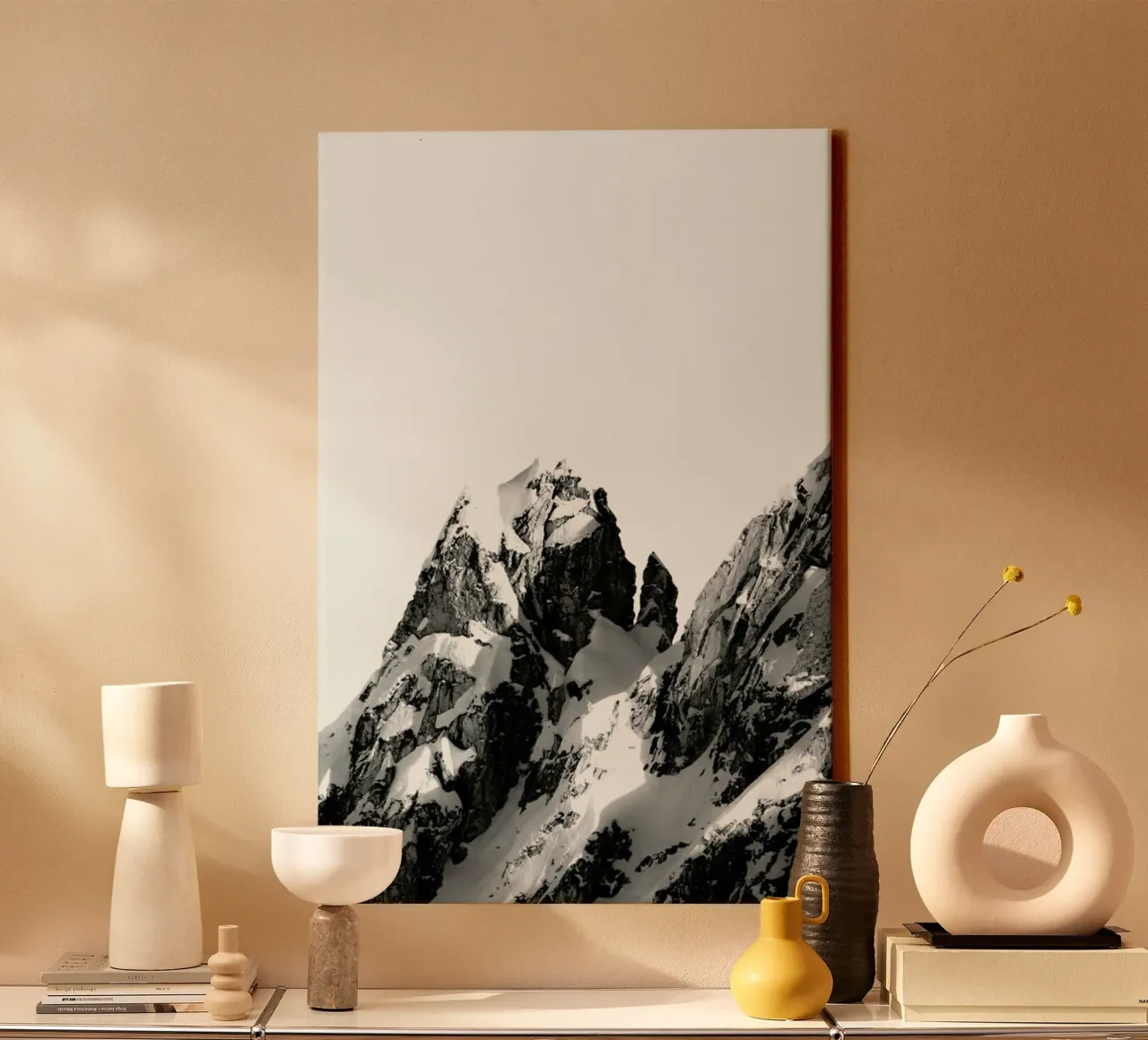 Mountain Peak I tela con Cornice a cassetta da Victoria Frost