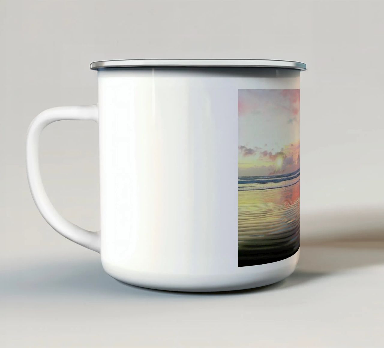 Wonders Never Cease tazza in smalto da Robin Delean