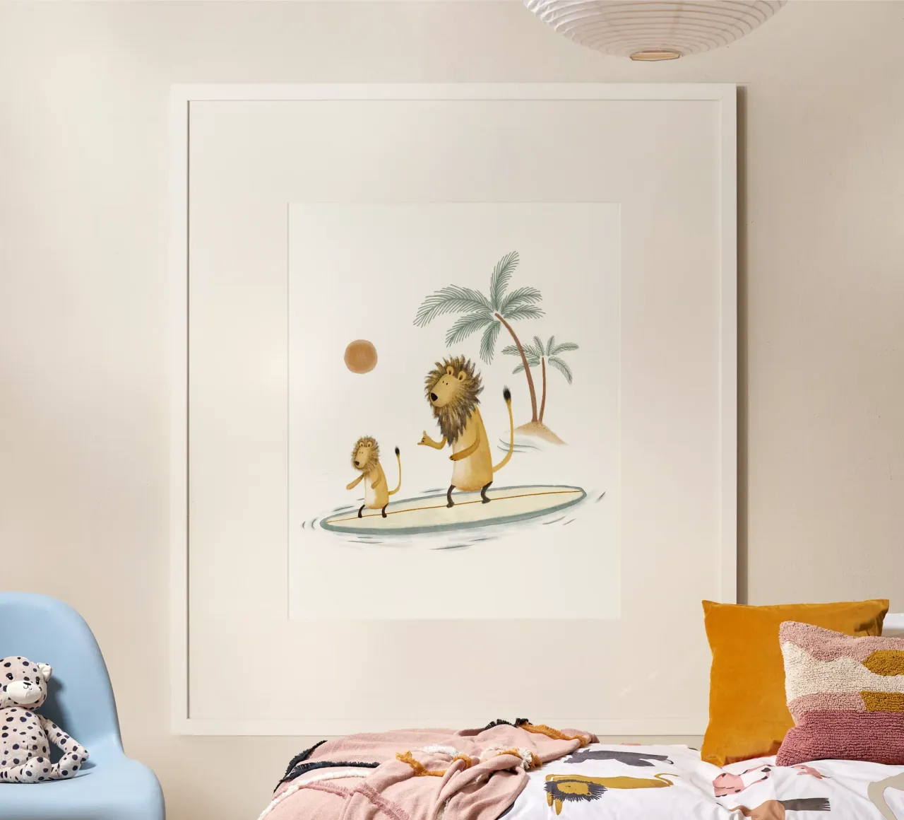 Surfplezier met leeuwen: Samen een speels oceaanavontuur poster met houten frame van Urchin Bay Art