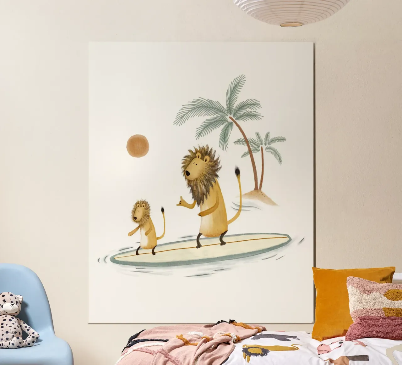 Surfplezier met leeuwen: Samen een speels oceaanavontuur poster met houten frame van Urchin Bay Art