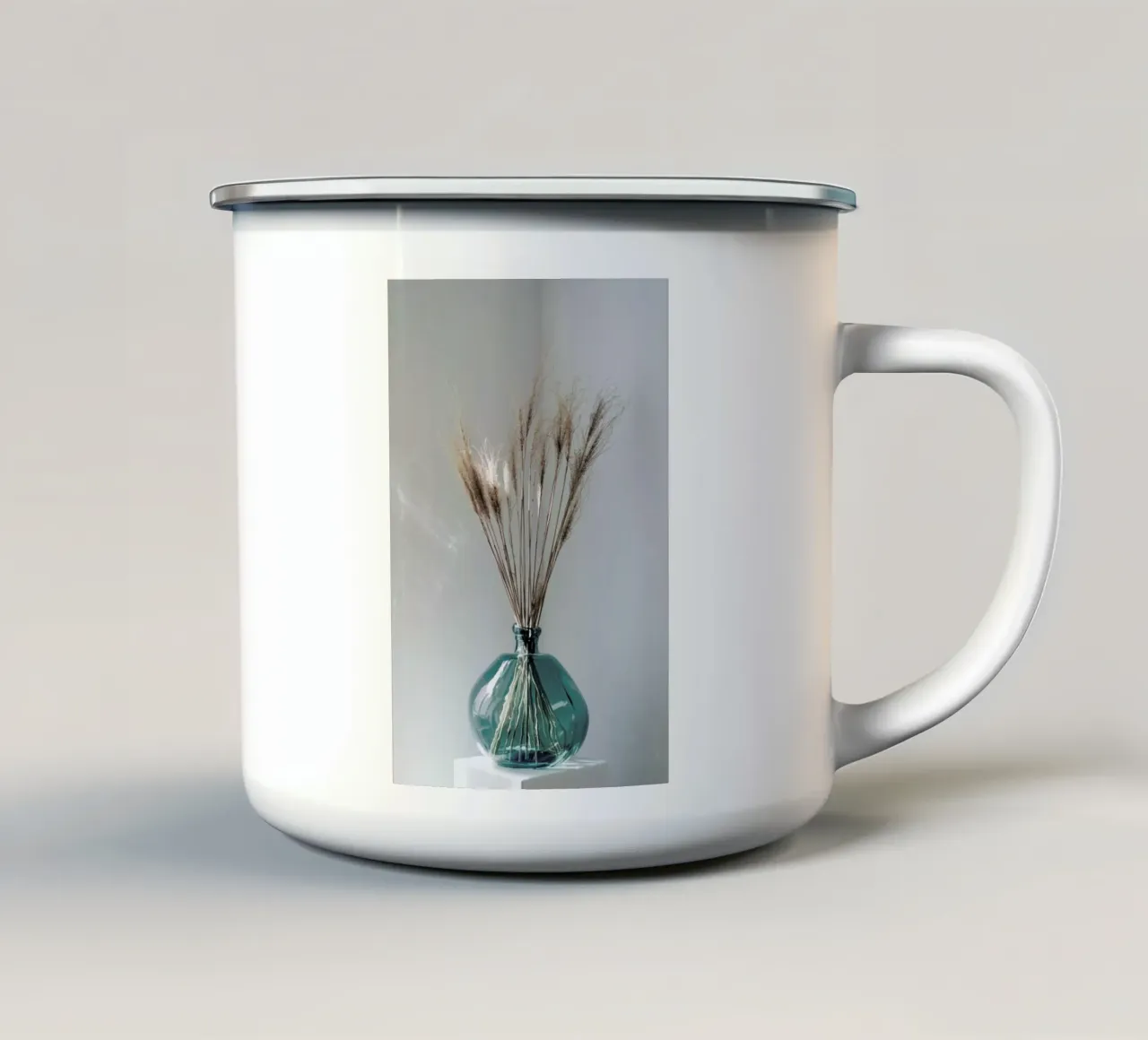 Still Life II tazza in smalto da Sebastian Hilgetag