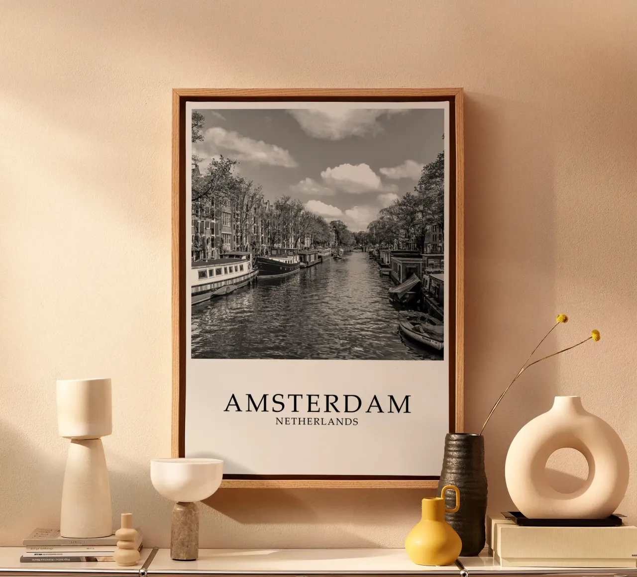 Amsterdam Netherlands Canal Scene tela con Cornice a cassetta da Charnwood Prints