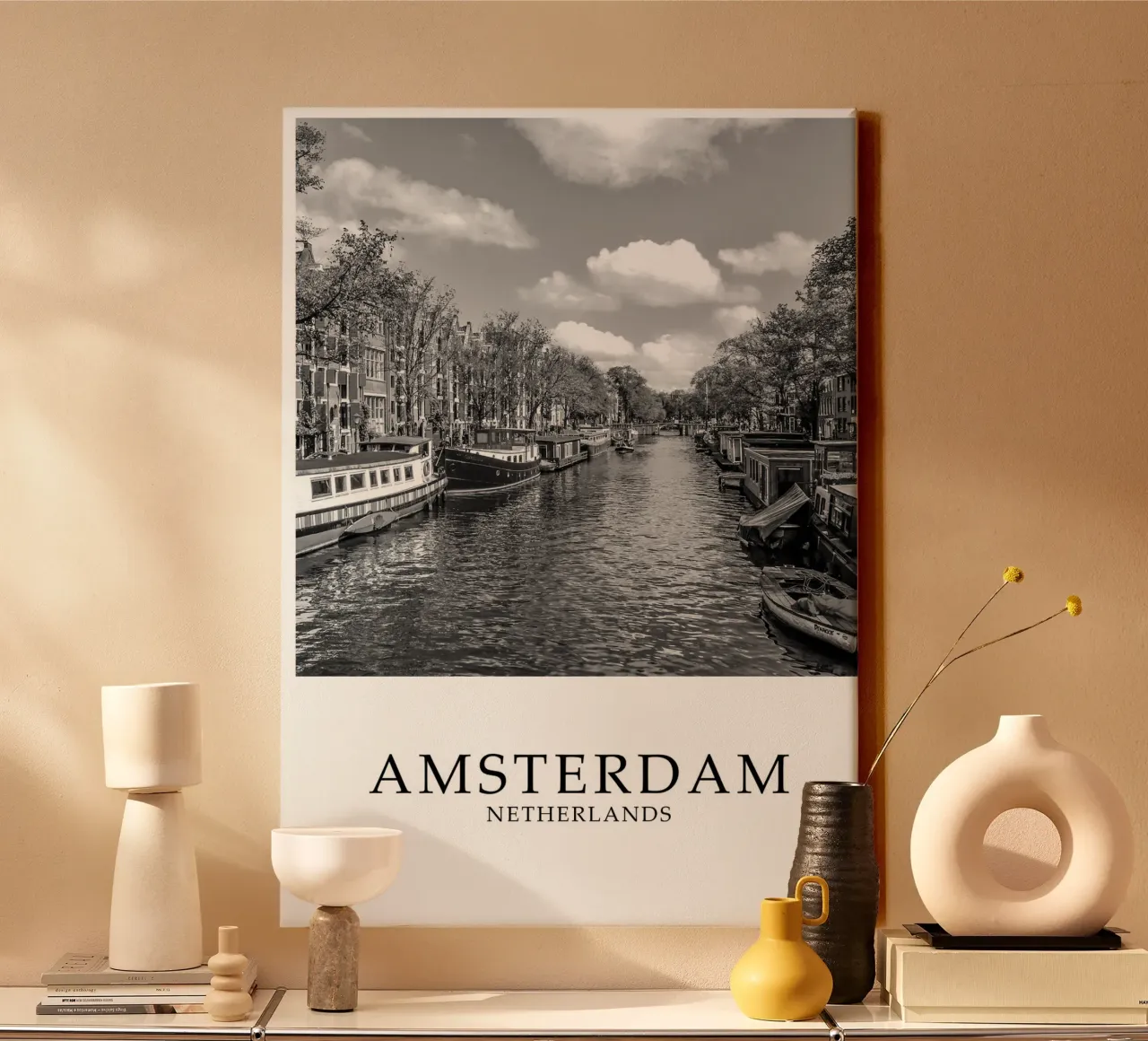 Amsterdam Netherlands Canal Scene tela con Cornice a cassetta da Charnwood Prints