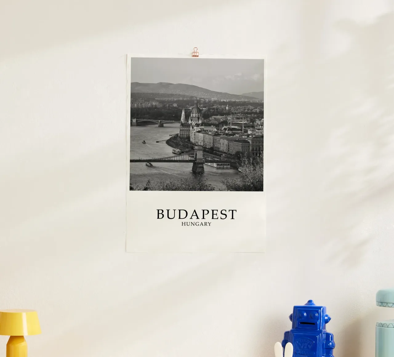Budapest Parliament and Danube River Scene Greyscale carta hahnemühle da Charnwood Prints