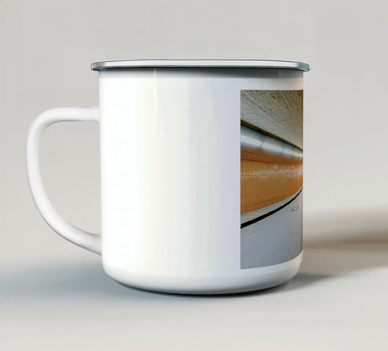 ICC No. 10 tazza in smalto da Michael Belhadi
