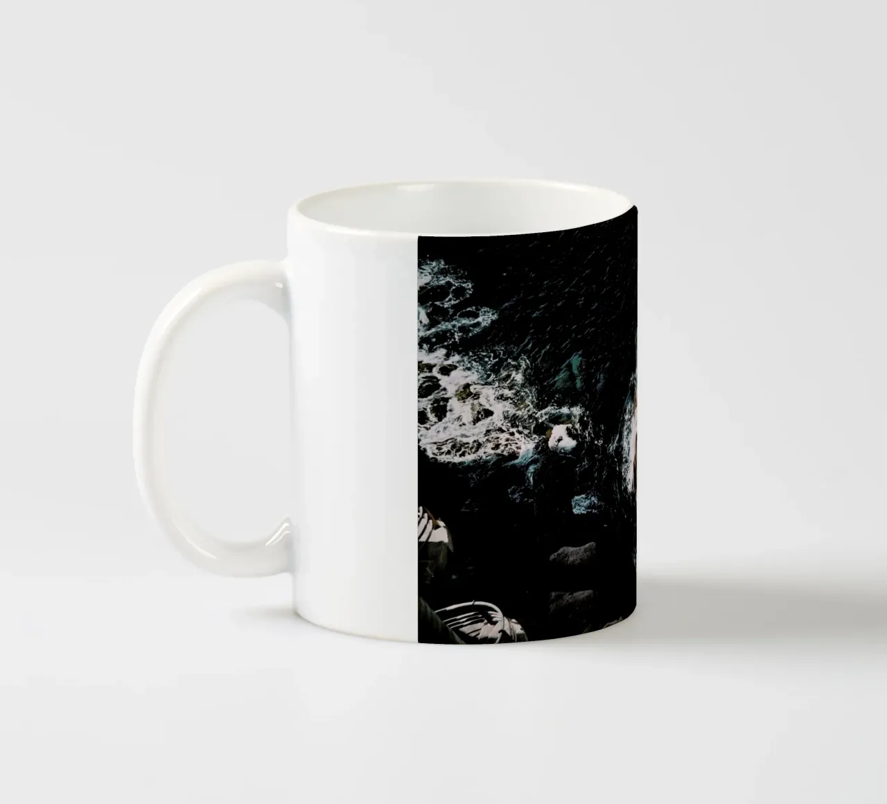 Shores VIII ceramic mug by Sebastian Hilgetag