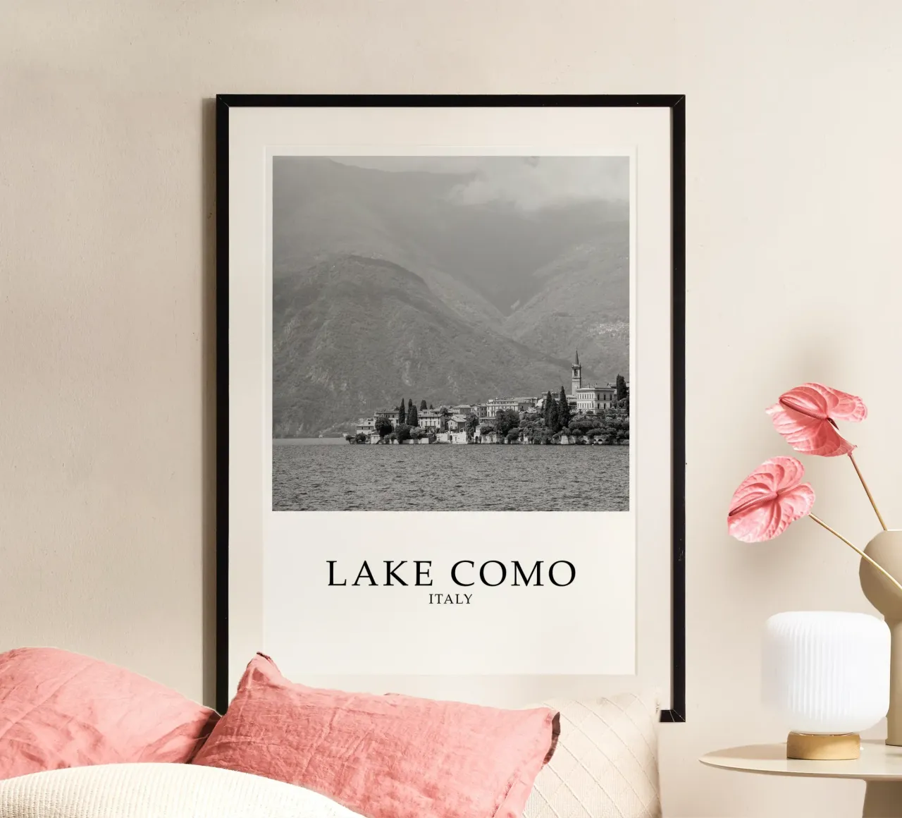 Lake Como Italy Nature Scene Greyscale poster da Charnwood Prints