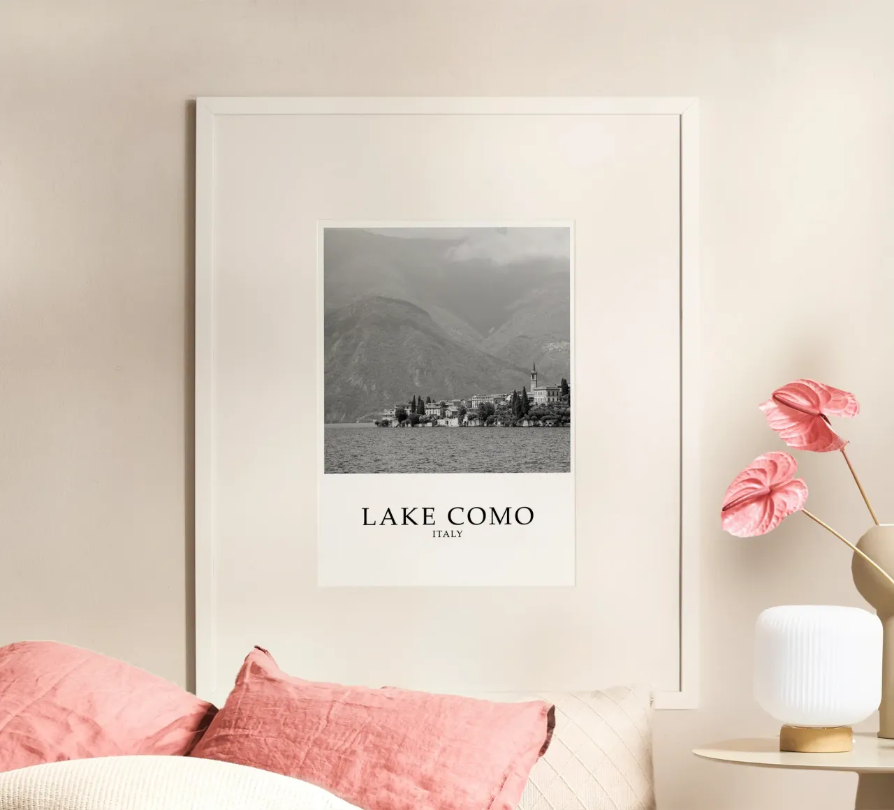 Lake Como Italy Nature Scene Greyscale poster da Charnwood Prints