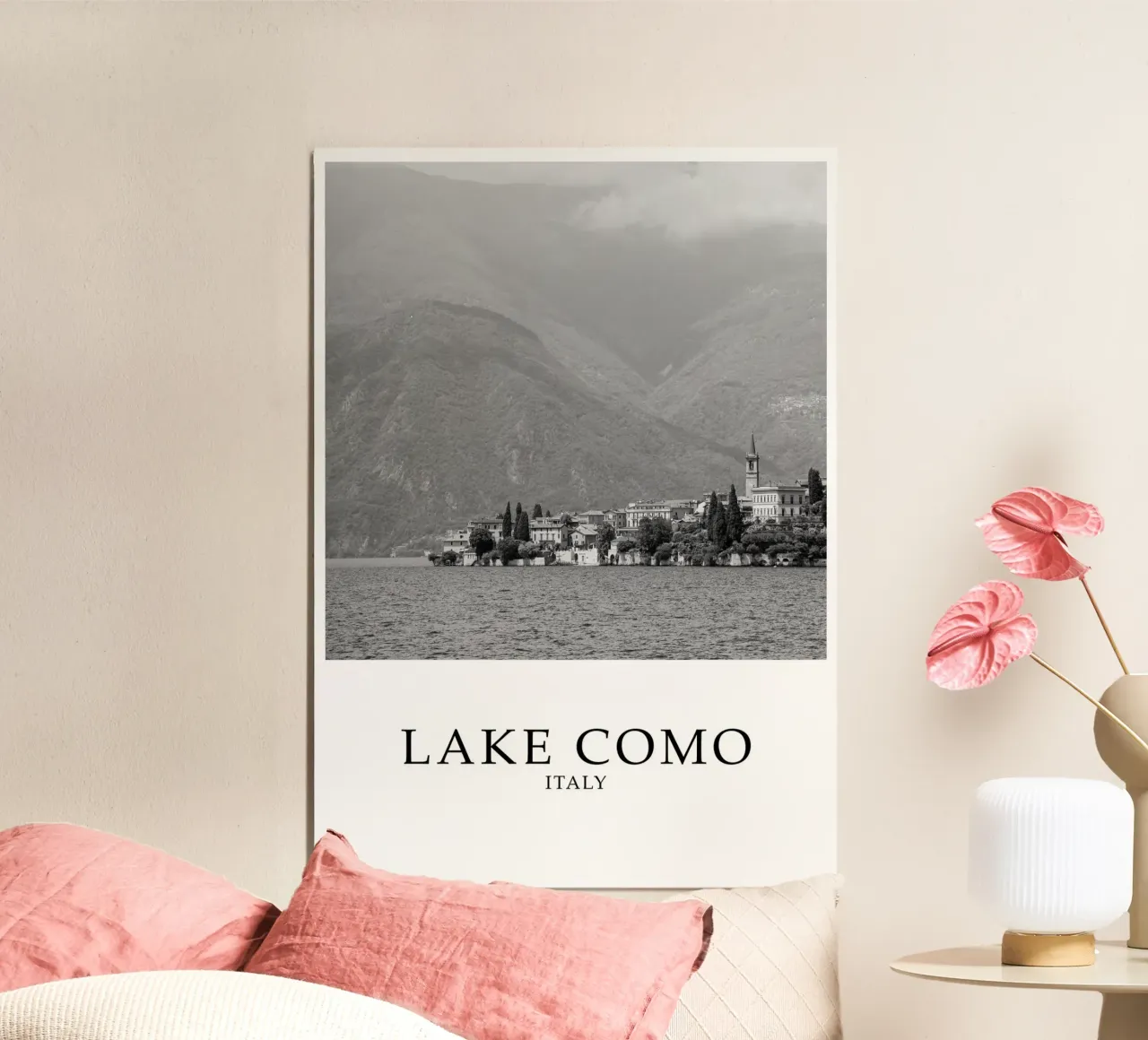 Lake Como Italy Nature Scene Greyscale poster da Charnwood Prints
