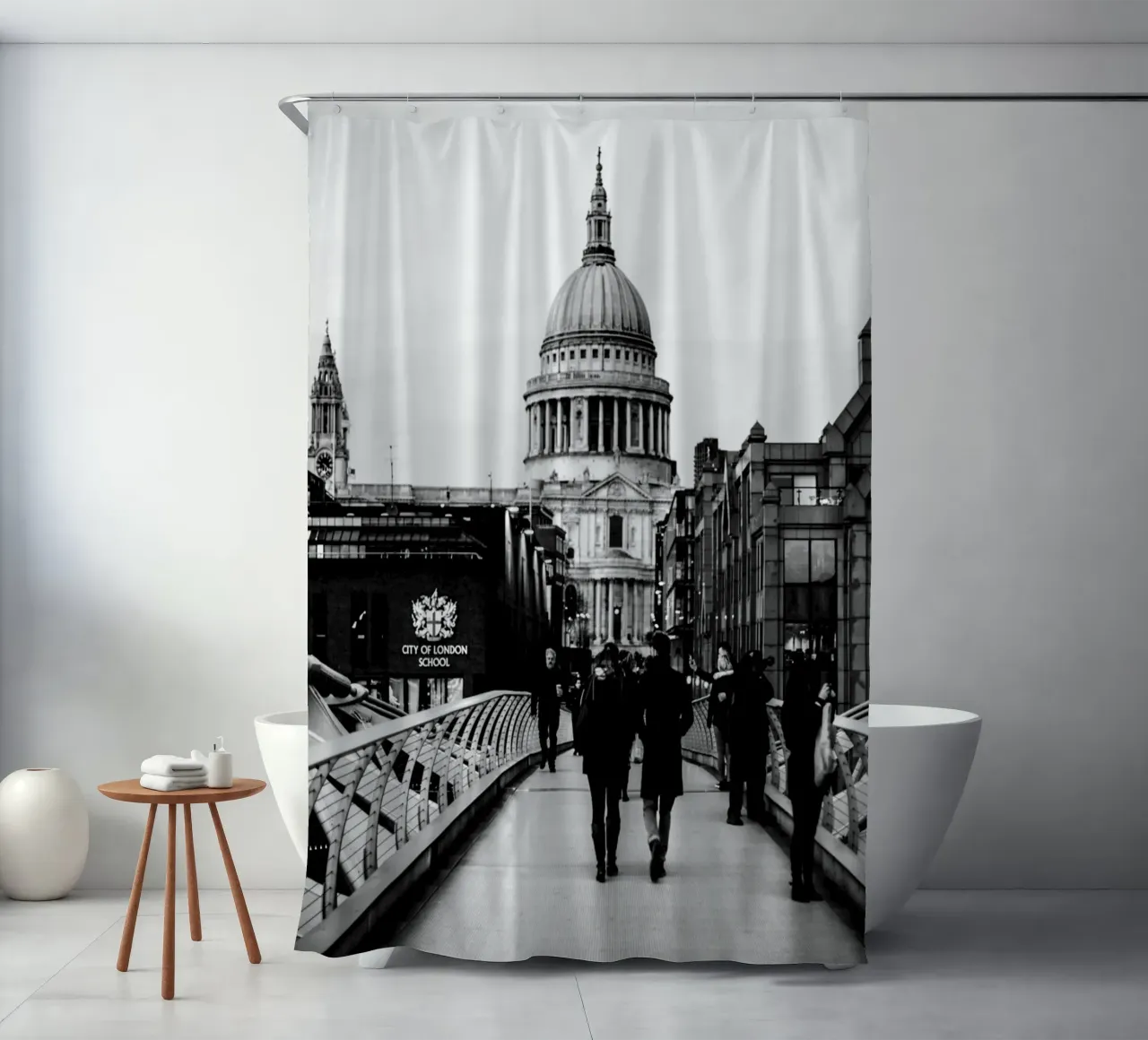 St Pauls Cathedral London Cityscape Scene Greyscale tenda da doccia da Charnwood Prints
