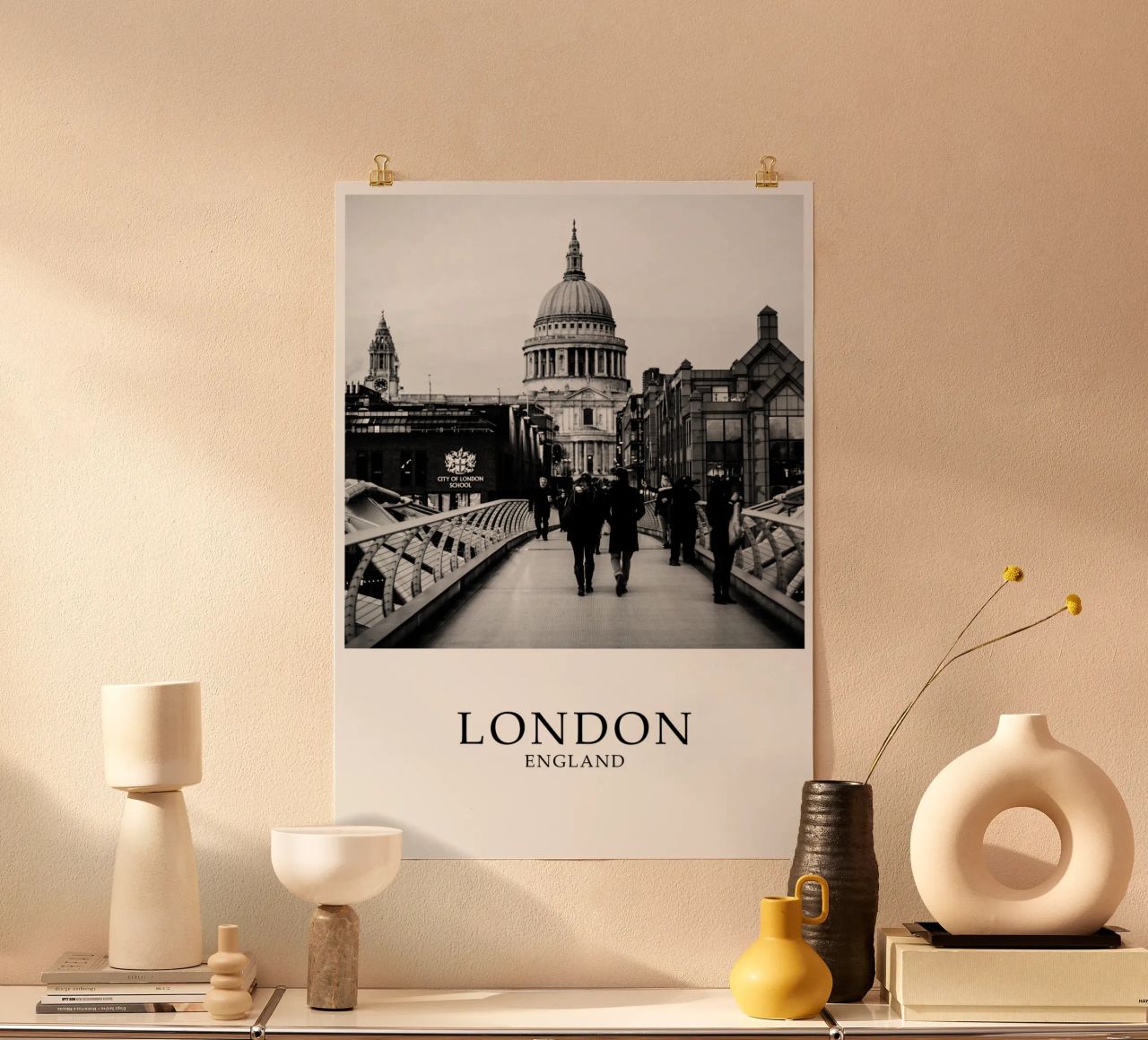 St Pauls Cathedral London Cityscape Scene Greyscale Poster von Charnwood Prints