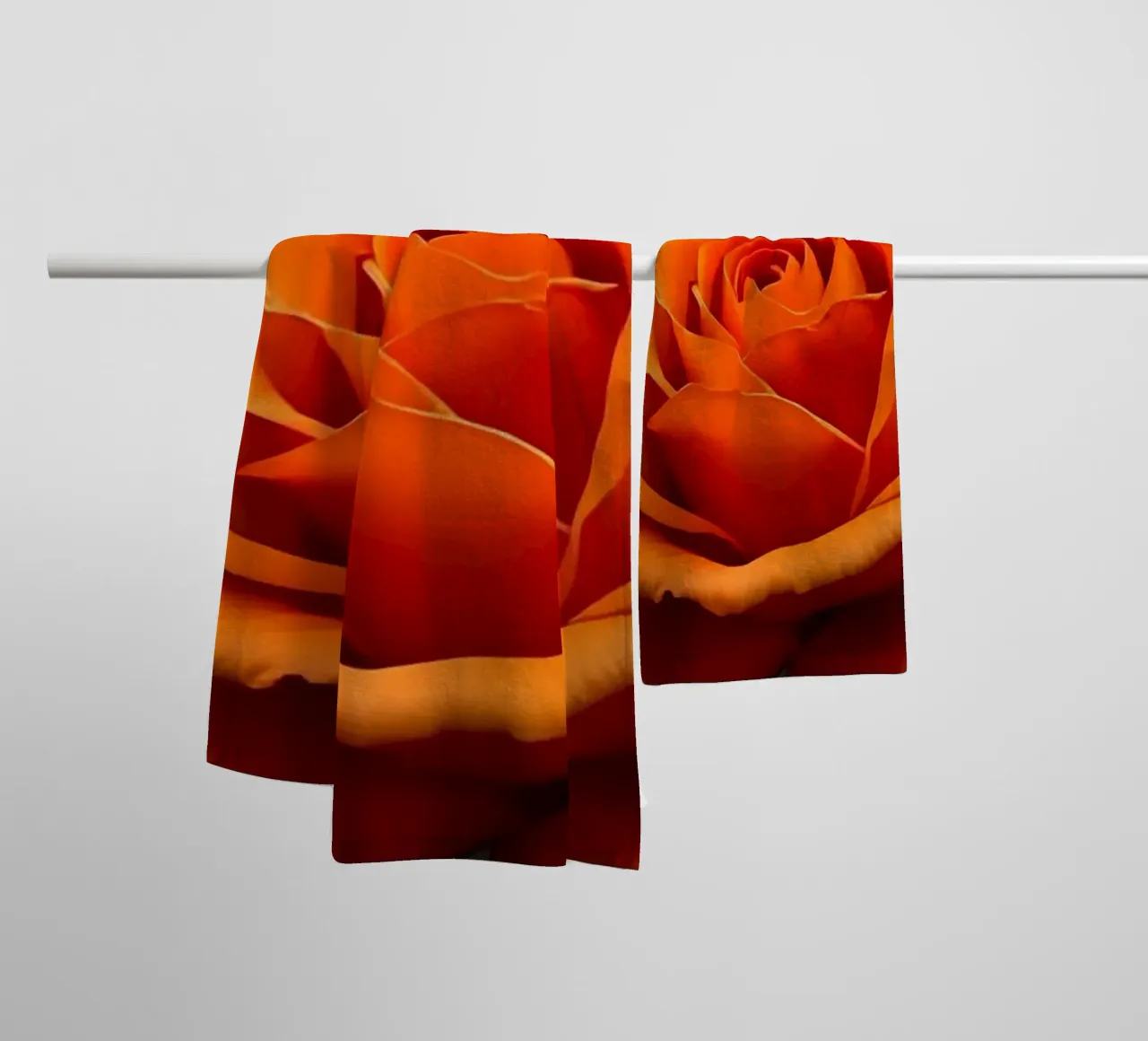 Rosa_arancio_02 asciugamano da bagno da Farb- und Blütenzauber by LK