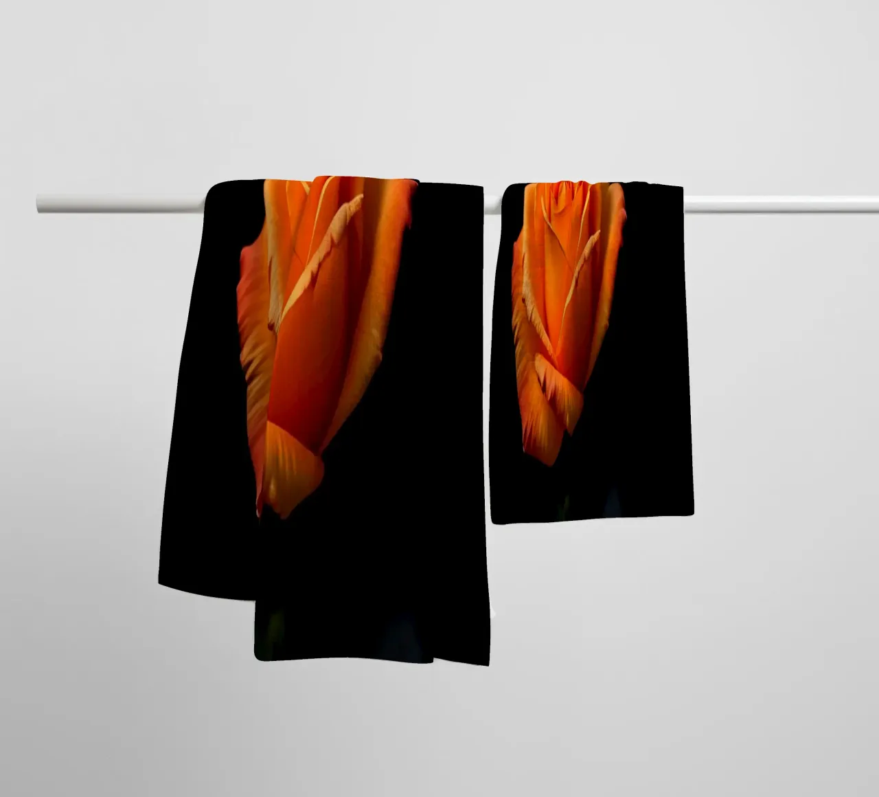 Rosa_arancio_04 asciugamano da bagno da Farb- und Blütenzauber by LK