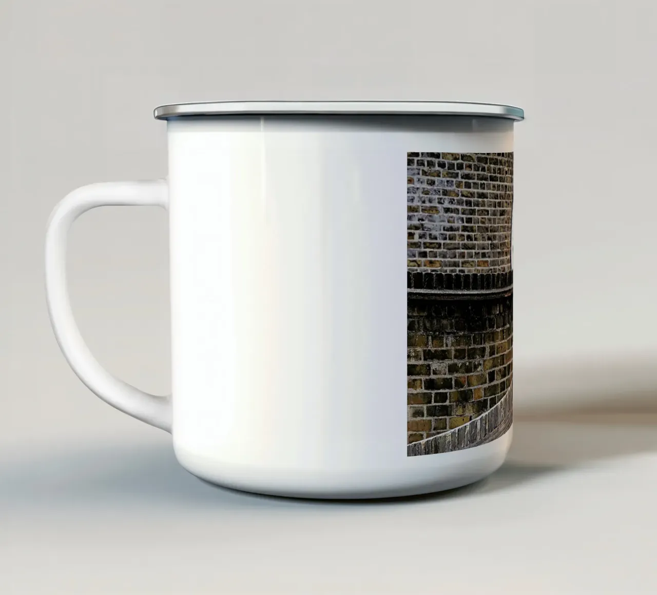 Streetart Mauer tazza in smalto da Sadia